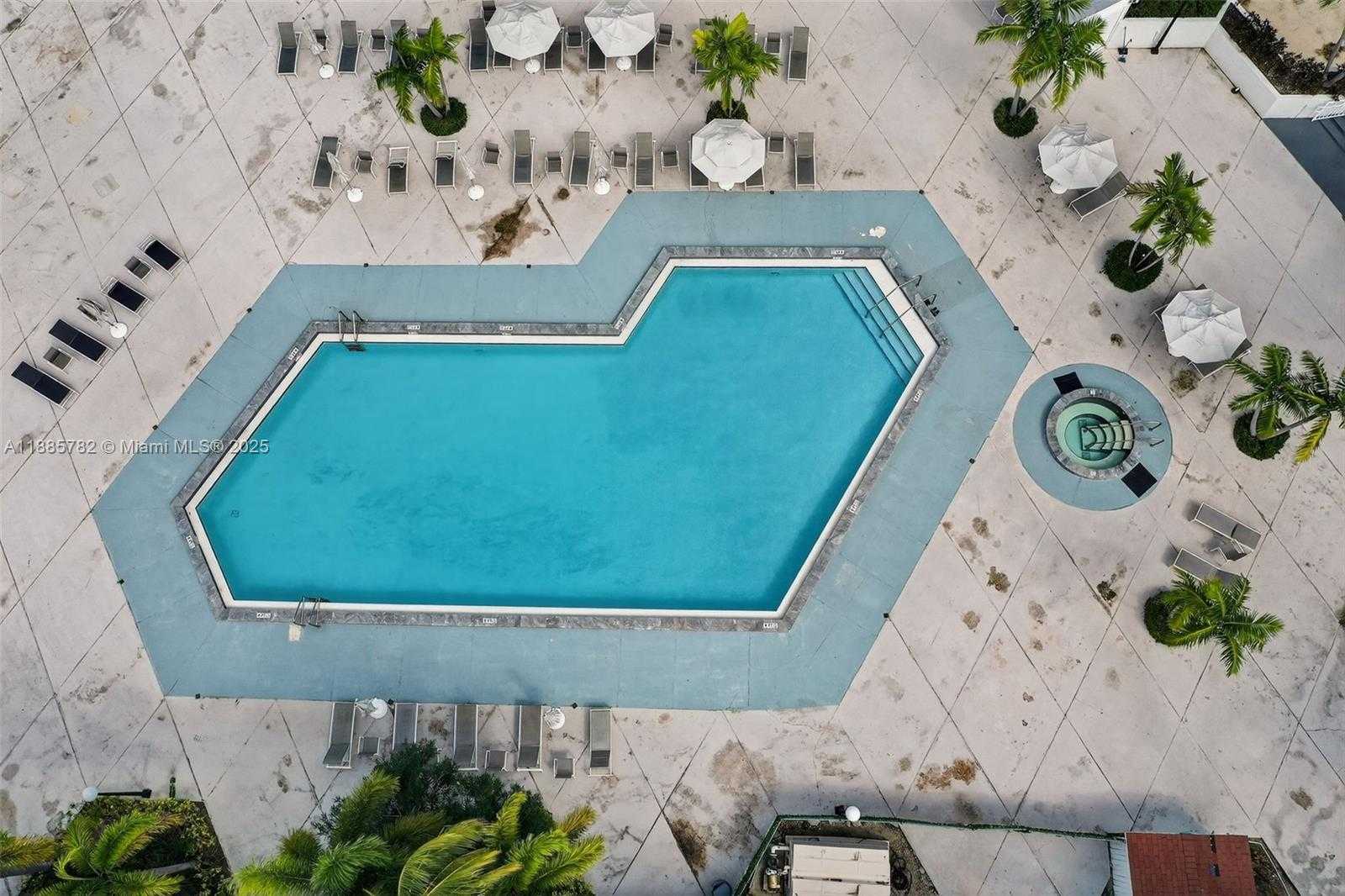 Small Image of 100 BAYVIEW DR #1512, Sunny Isles Beach Number 25