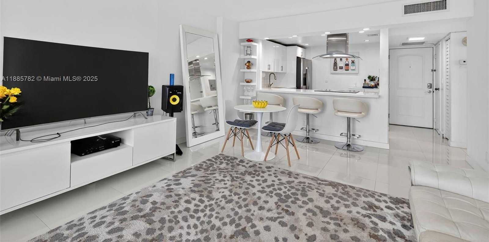 Small Image of 100 BAYVIEW DR #1512, Sunny Isles Beach Number 6