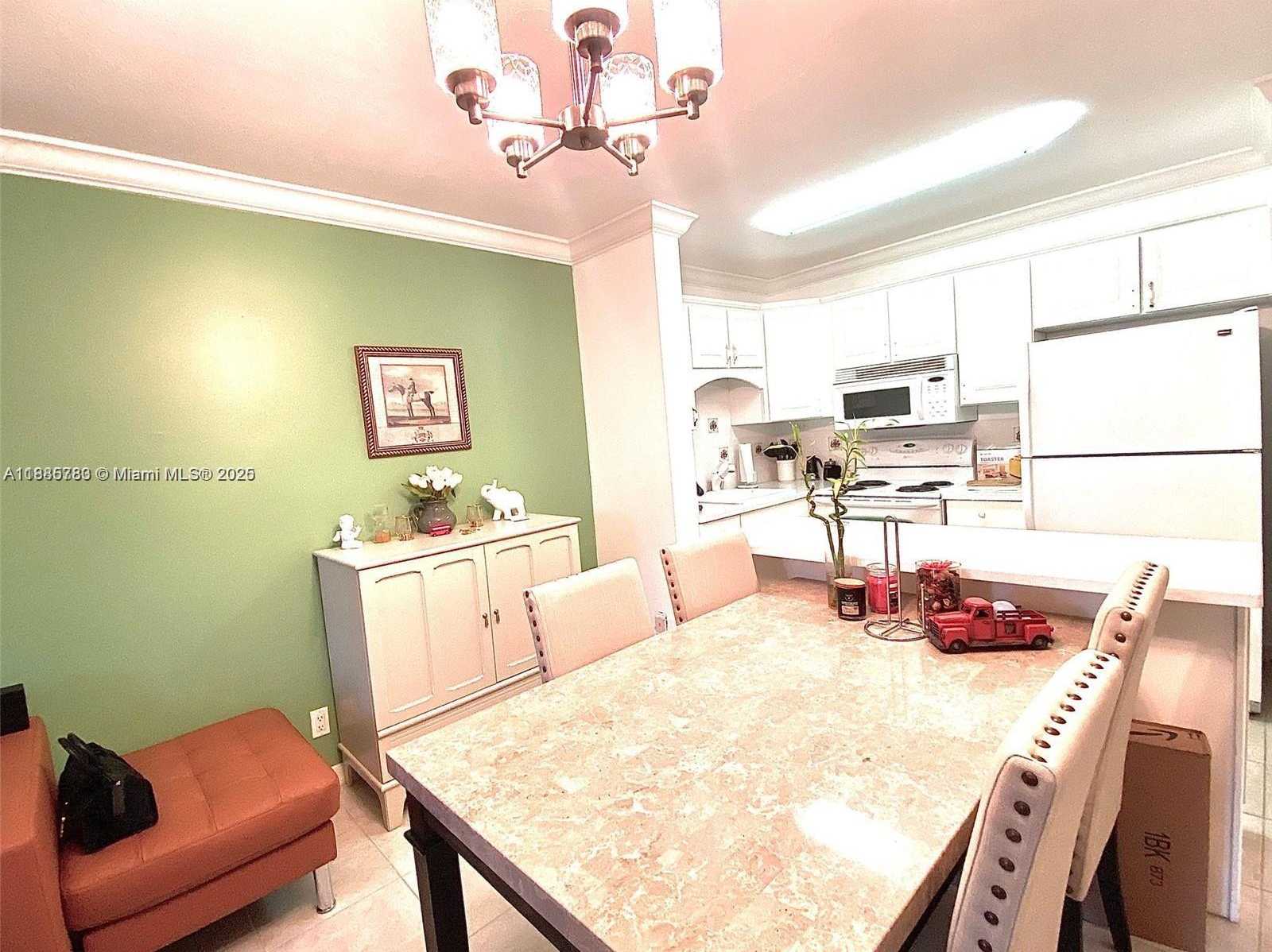 Small Image of 1520 MCKINLEY ST #216E, Hollywood Number 3