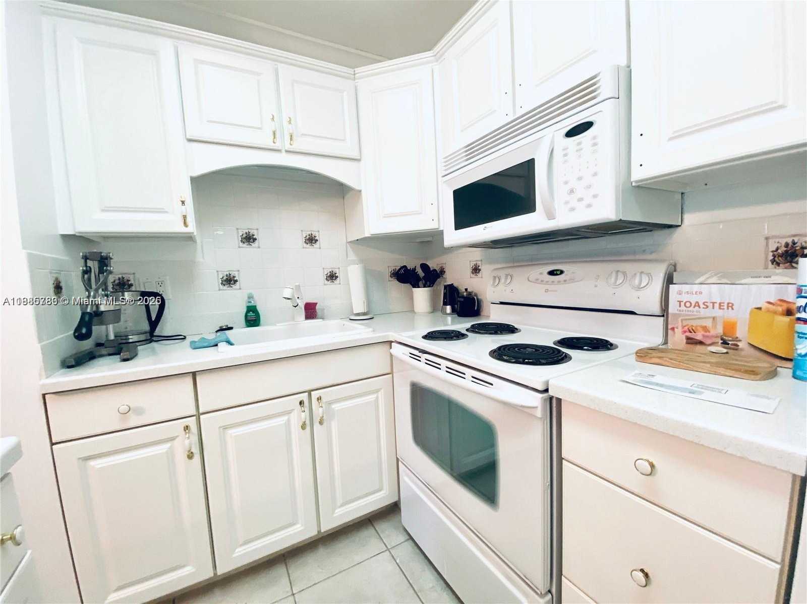 Small Image of 1520 MCKINLEY ST #216E, Hollywood Number 5