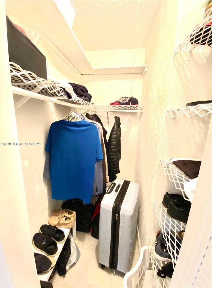Small Image of 1520 MCKINLEY ST #216E, Hollywood Number 9