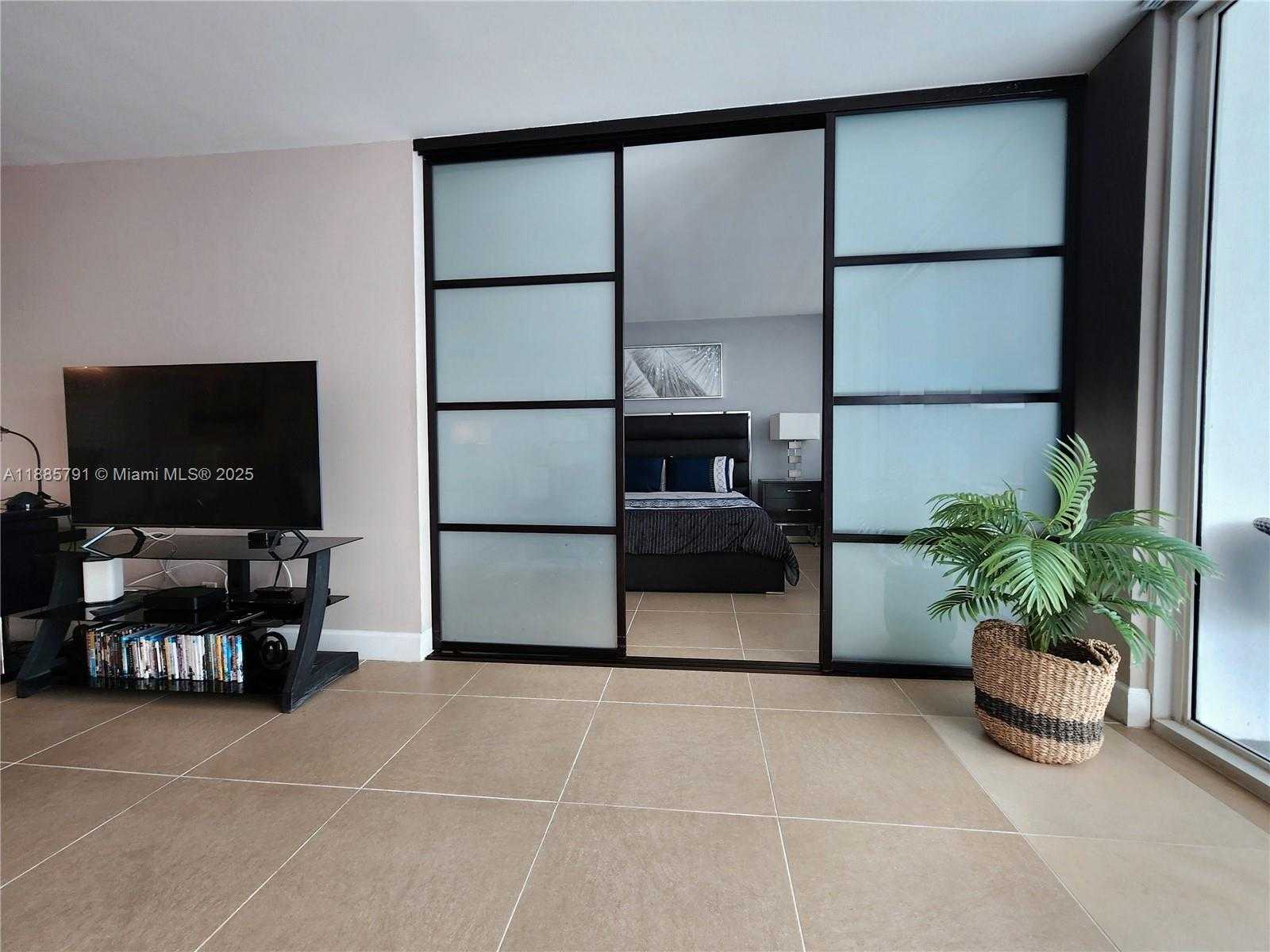 Small Image of 2030 SOUTH OCEAN DR #1218, Hallandale Beach Number 16