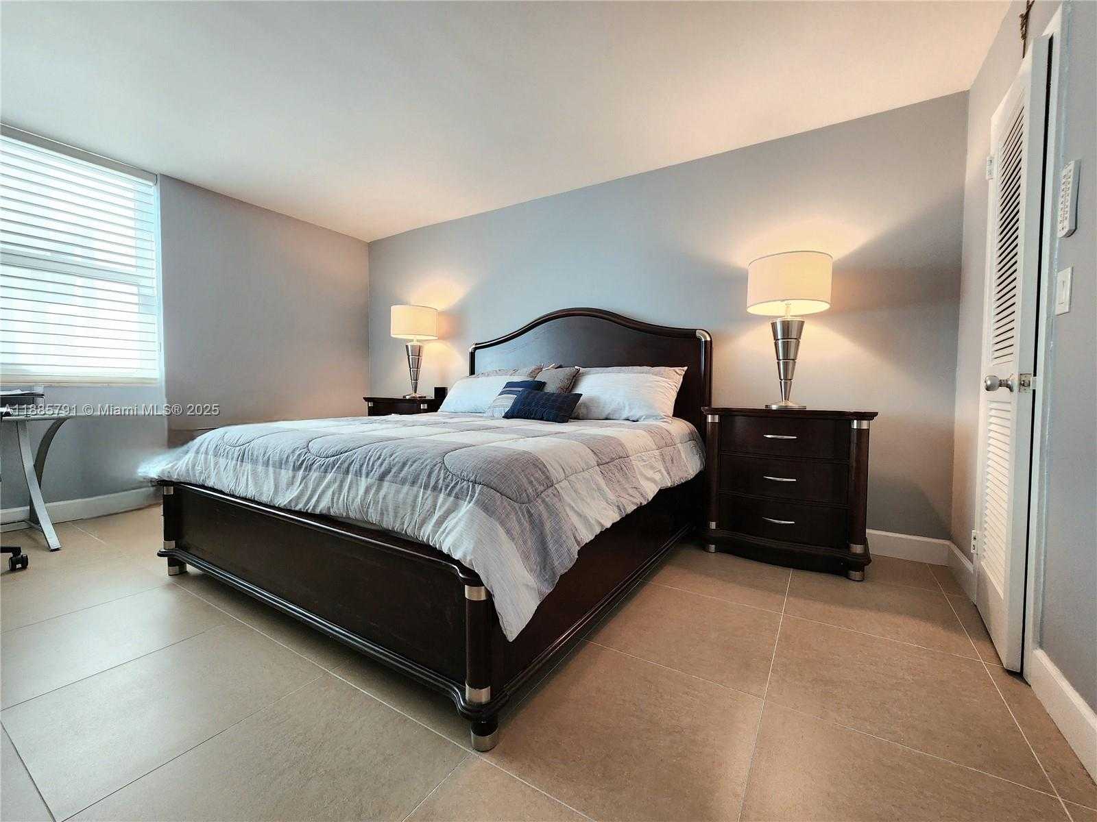 Small Image of 2030 SOUTH OCEAN DR #1218, Hallandale Beach Number 22