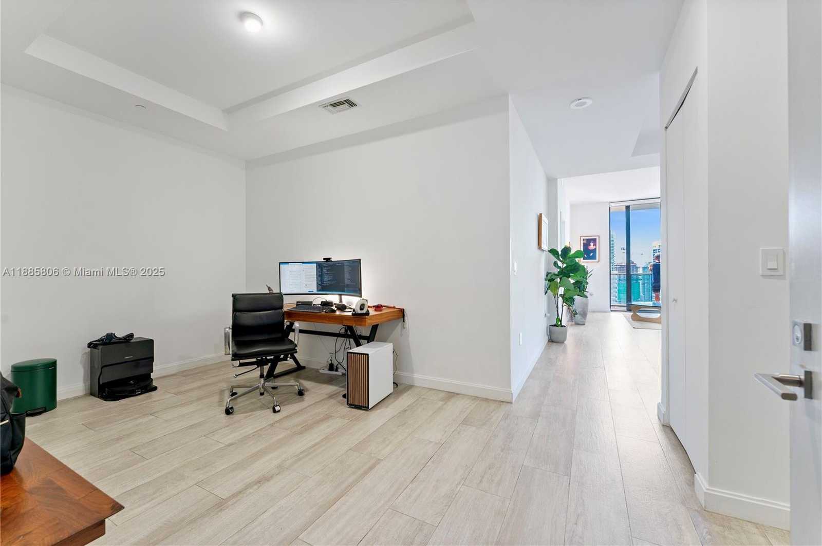 Small Image of 45 SOUTH WEST 9TH ST #4205, Miami Number 5