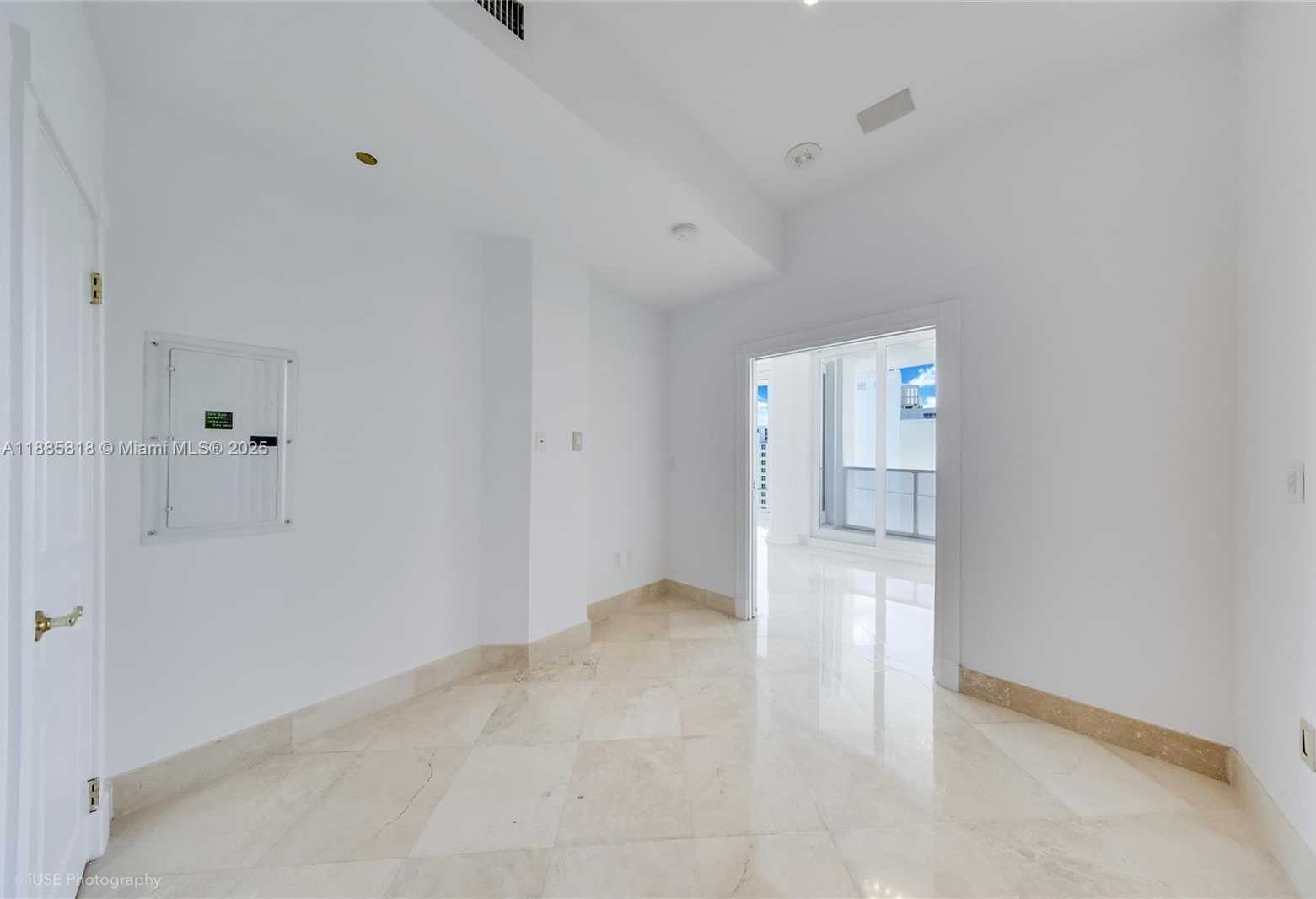 Small Image of 100 LINCOLN RD #PH12, Miami Beach Number 20