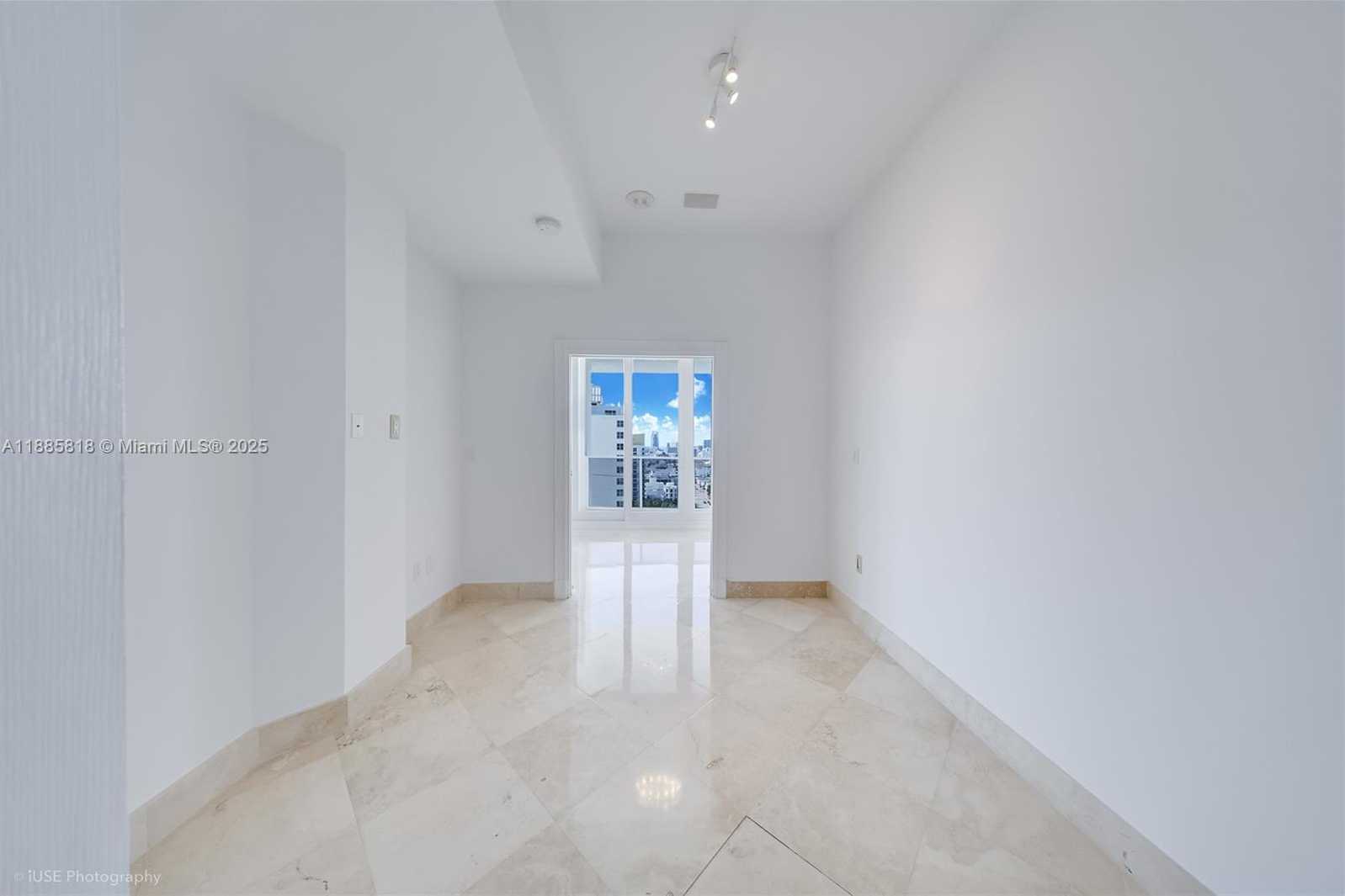 Small Image of 100 LINCOLN RD #PH12, Miami Beach Number 21