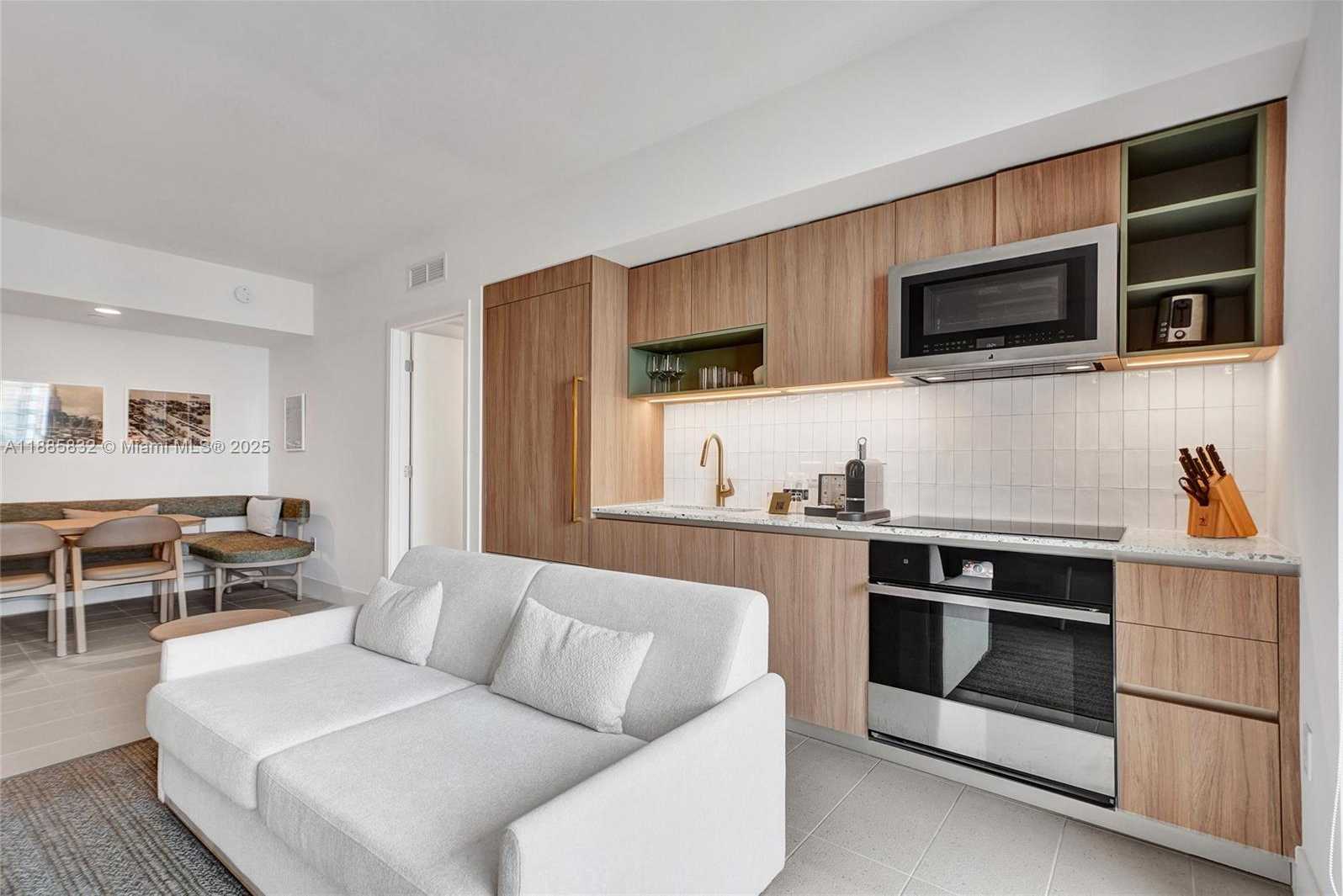 Small Image of 159 NORTH EAST 6TH ST #3302, Miami Number 17