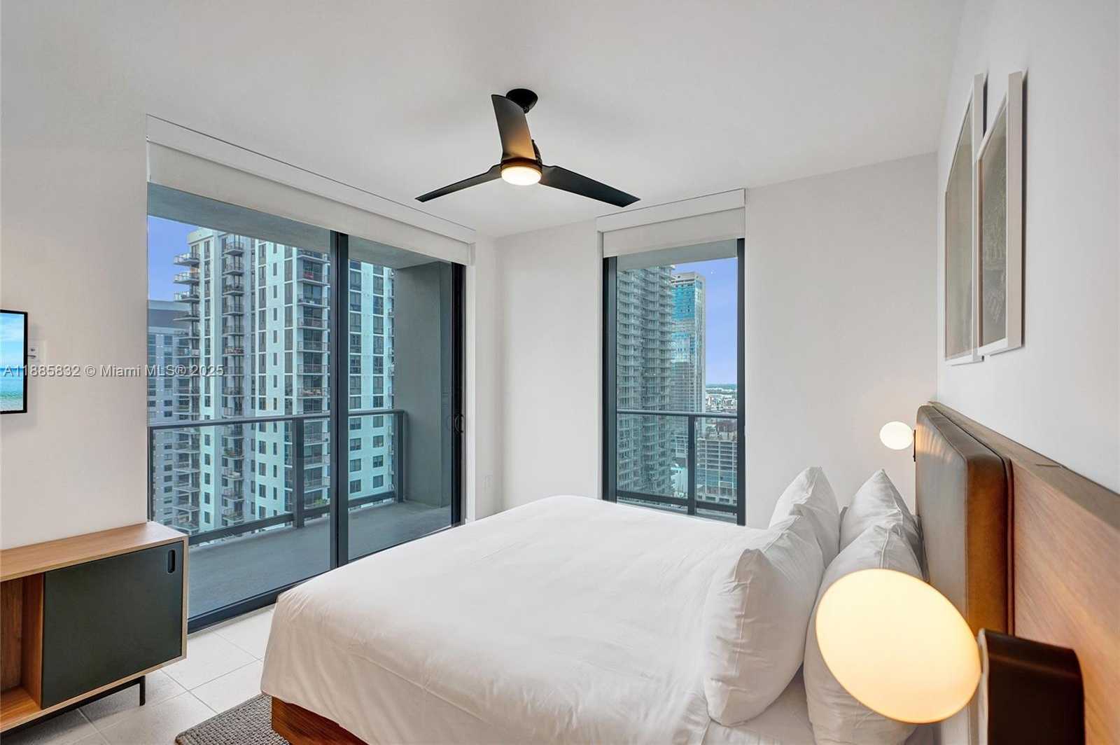 Small Image of 159 NORTH EAST 6TH ST #3302, Miami Number 18