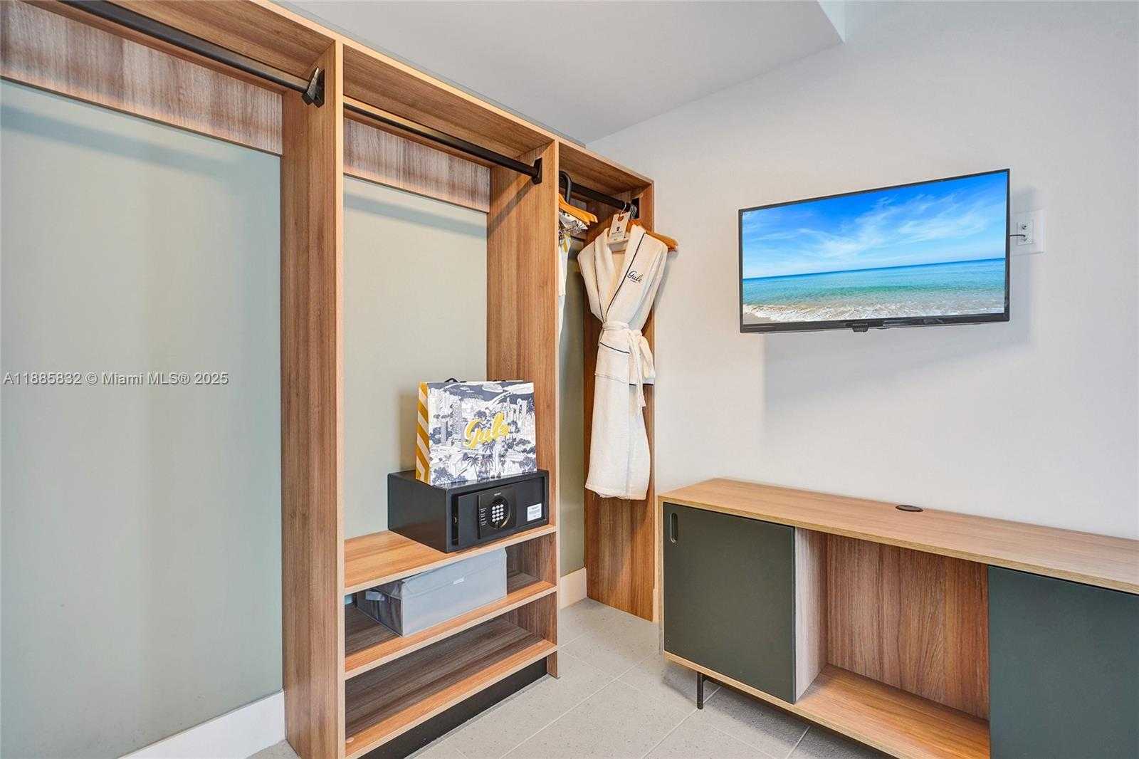 Small Image of 159 NORTH EAST 6TH ST #3302, Miami Number 21