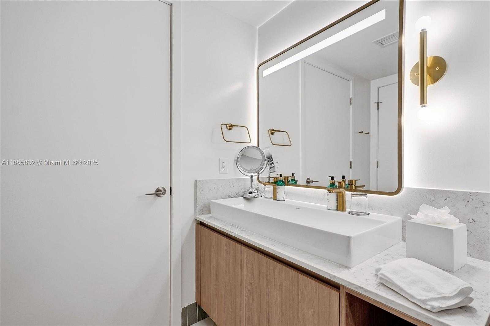 Small Image of 159 NORTH EAST 6TH ST #3302, Miami Number 24