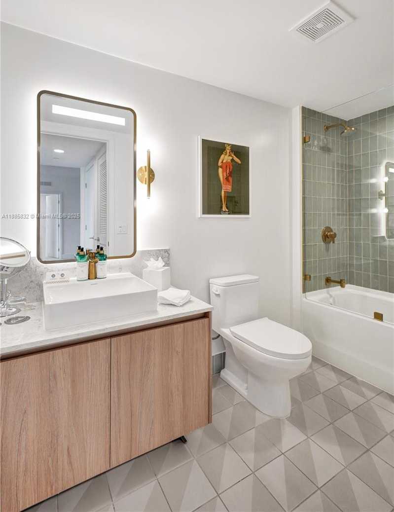 Small Image of 159 NORTH EAST 6TH ST #3302, Miami Number 27