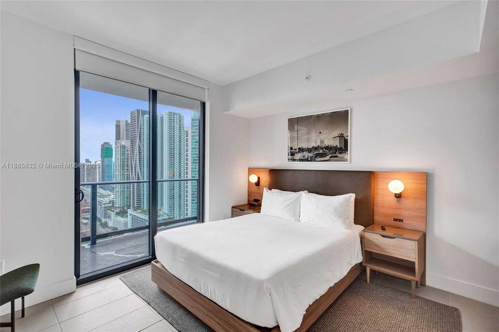 Small Image of 159 NORTH EAST 6TH ST #3302, Miami Number 32