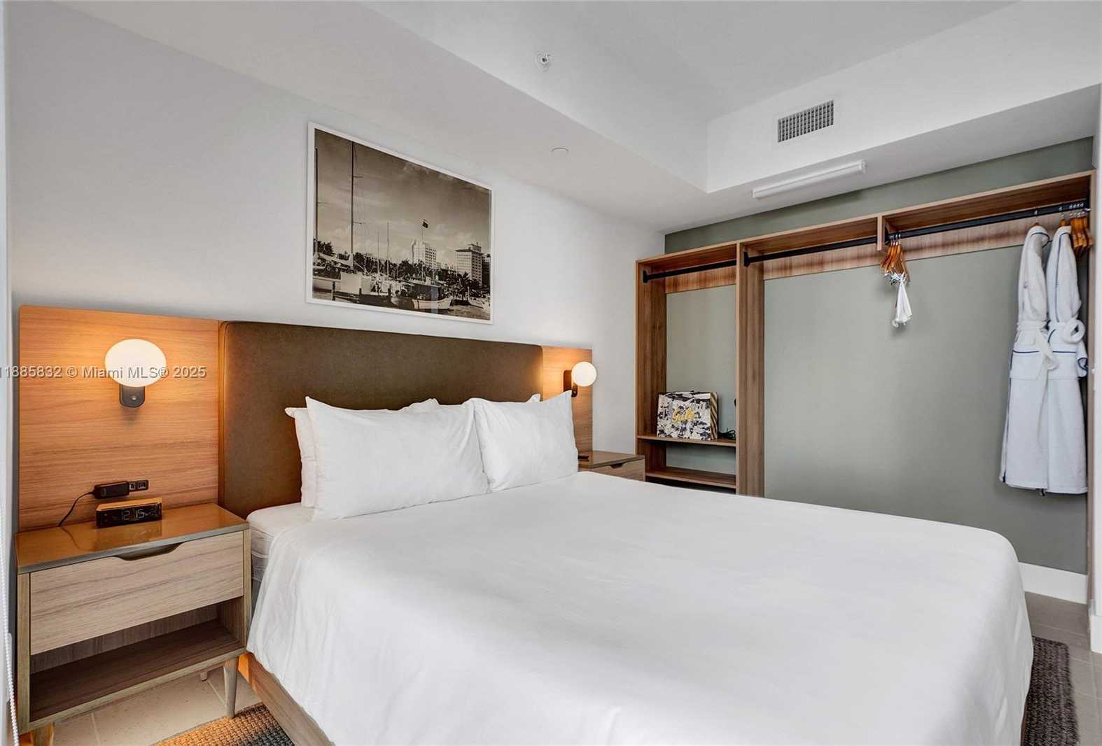 Small Image of 159 NORTH EAST 6TH ST #3302, Miami Number 34