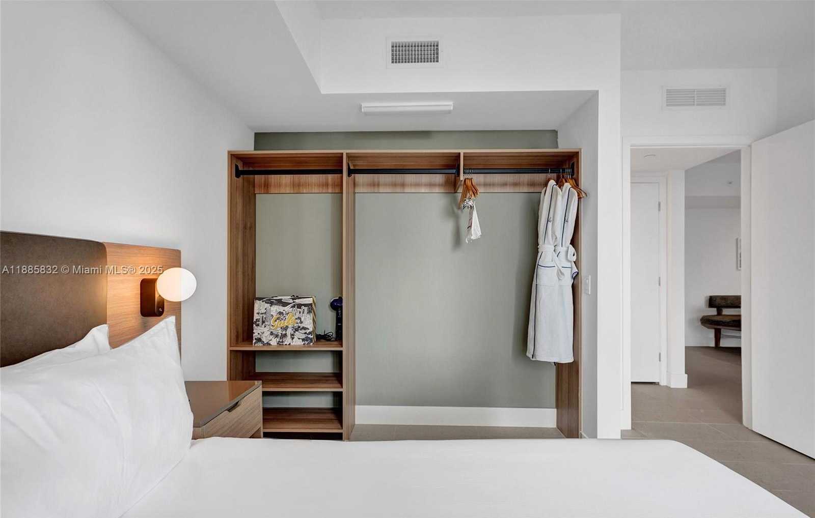 Small Image of 159 NORTH EAST 6TH ST #3302, Miami Number 35