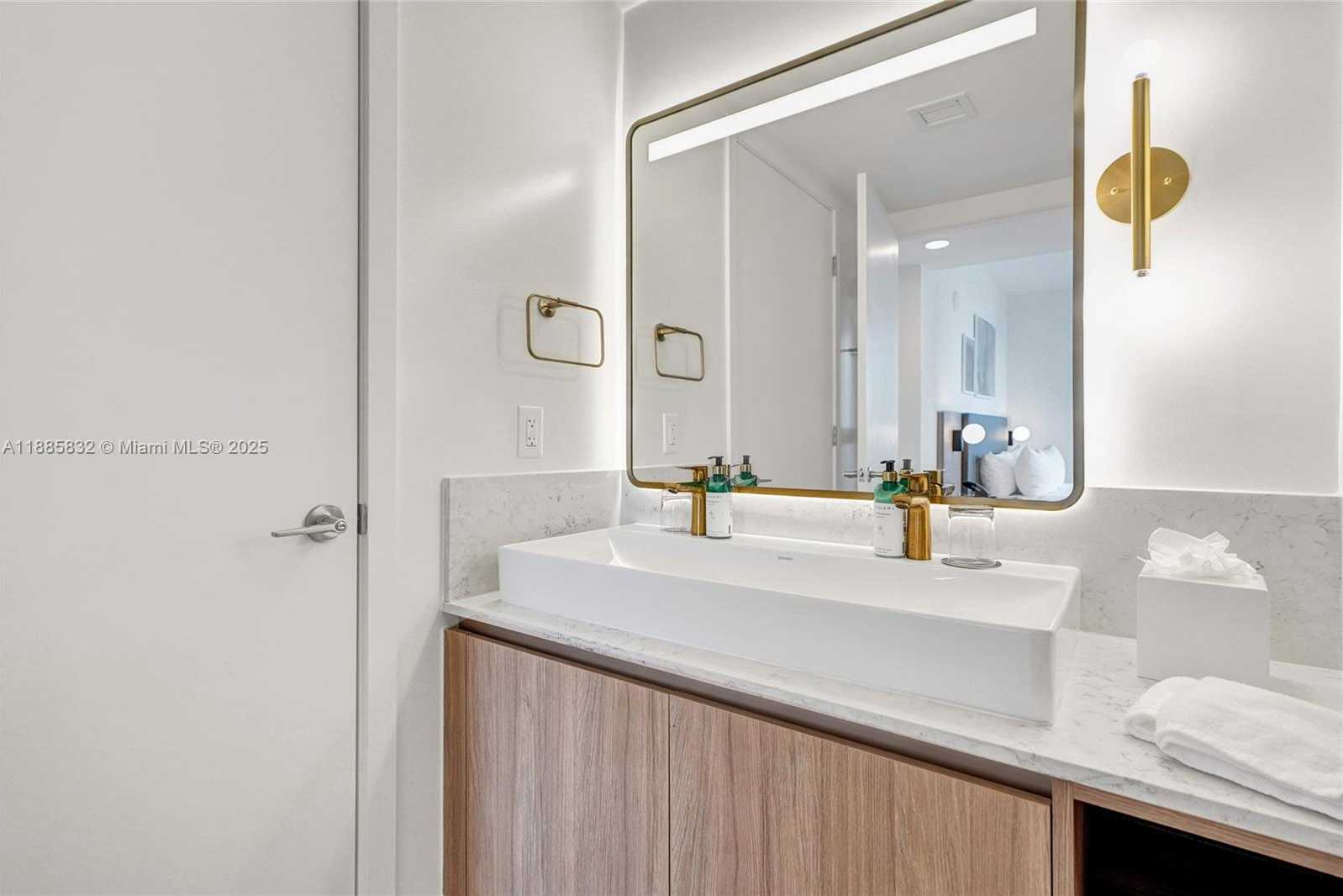 Small Image of 159 NORTH EAST 6TH ST #3302, Miami Number 49