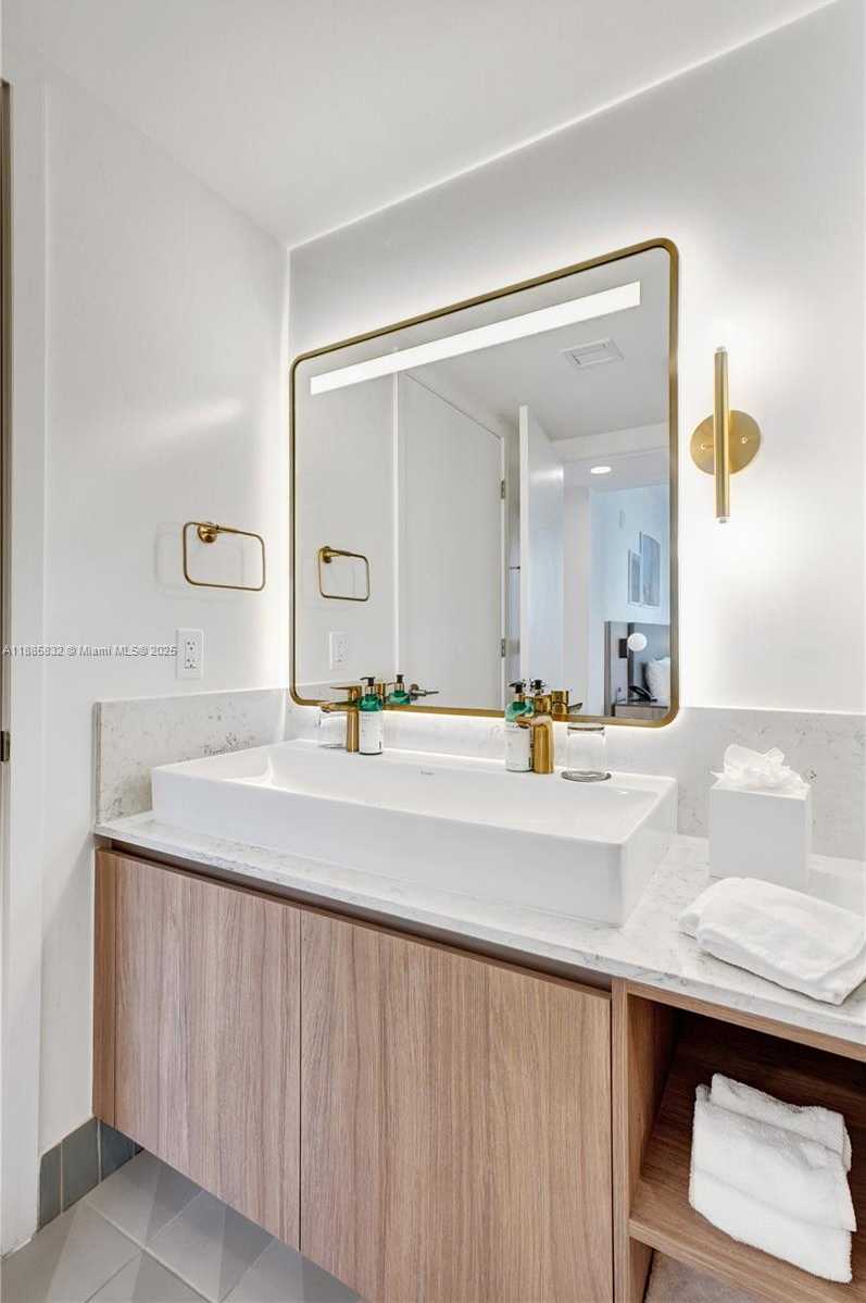 Small Image of 159 NORTH EAST 6TH ST #3302, Miami Number 50