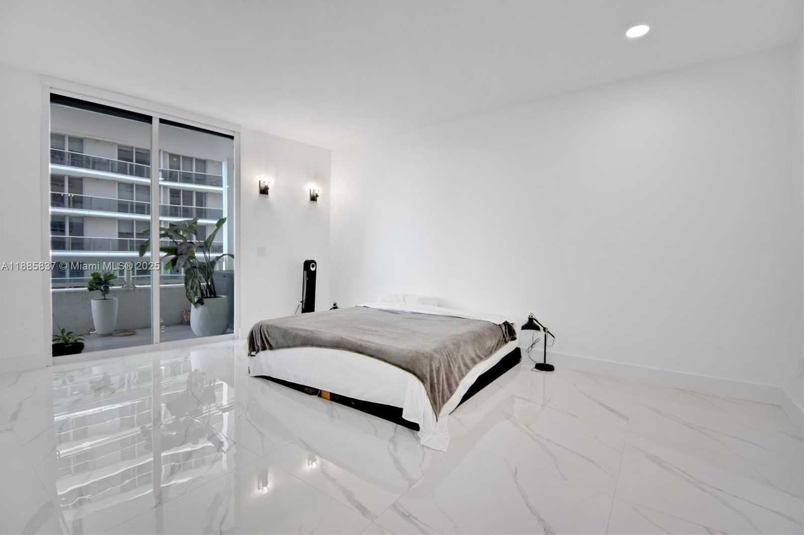 Small Image of 1800 NORTH BAYSHORE DR #512, Miami Number 10