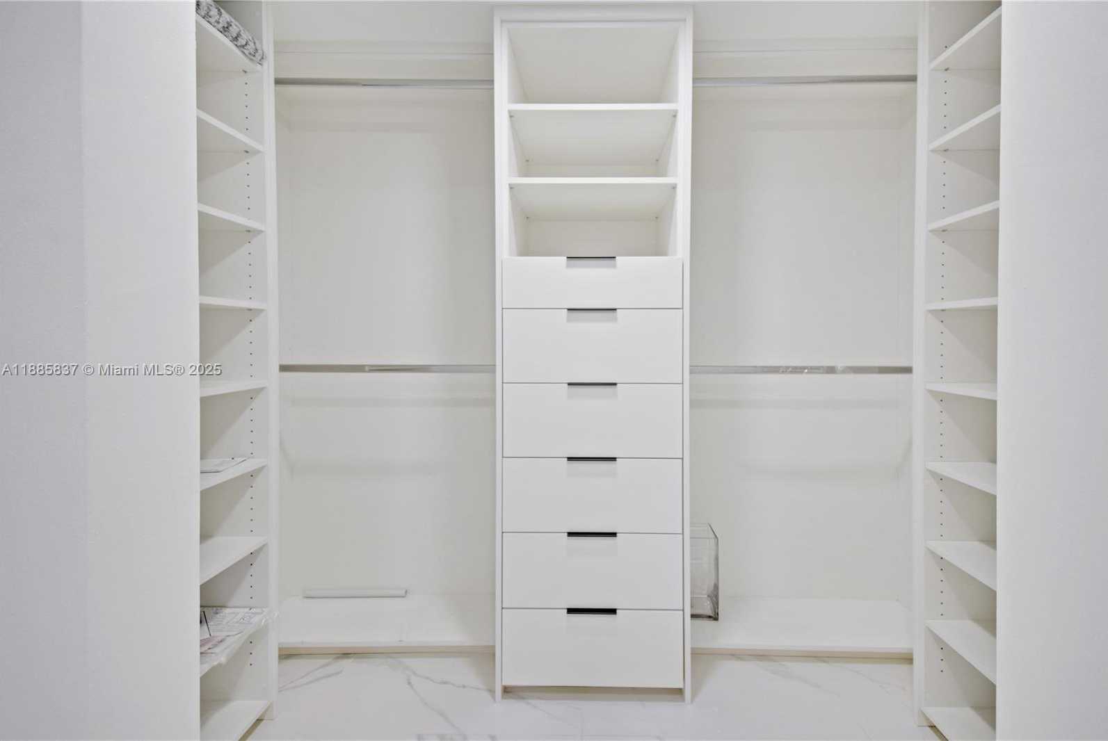 Small Image of 1800 NORTH BAYSHORE DR #512, Miami Number 12