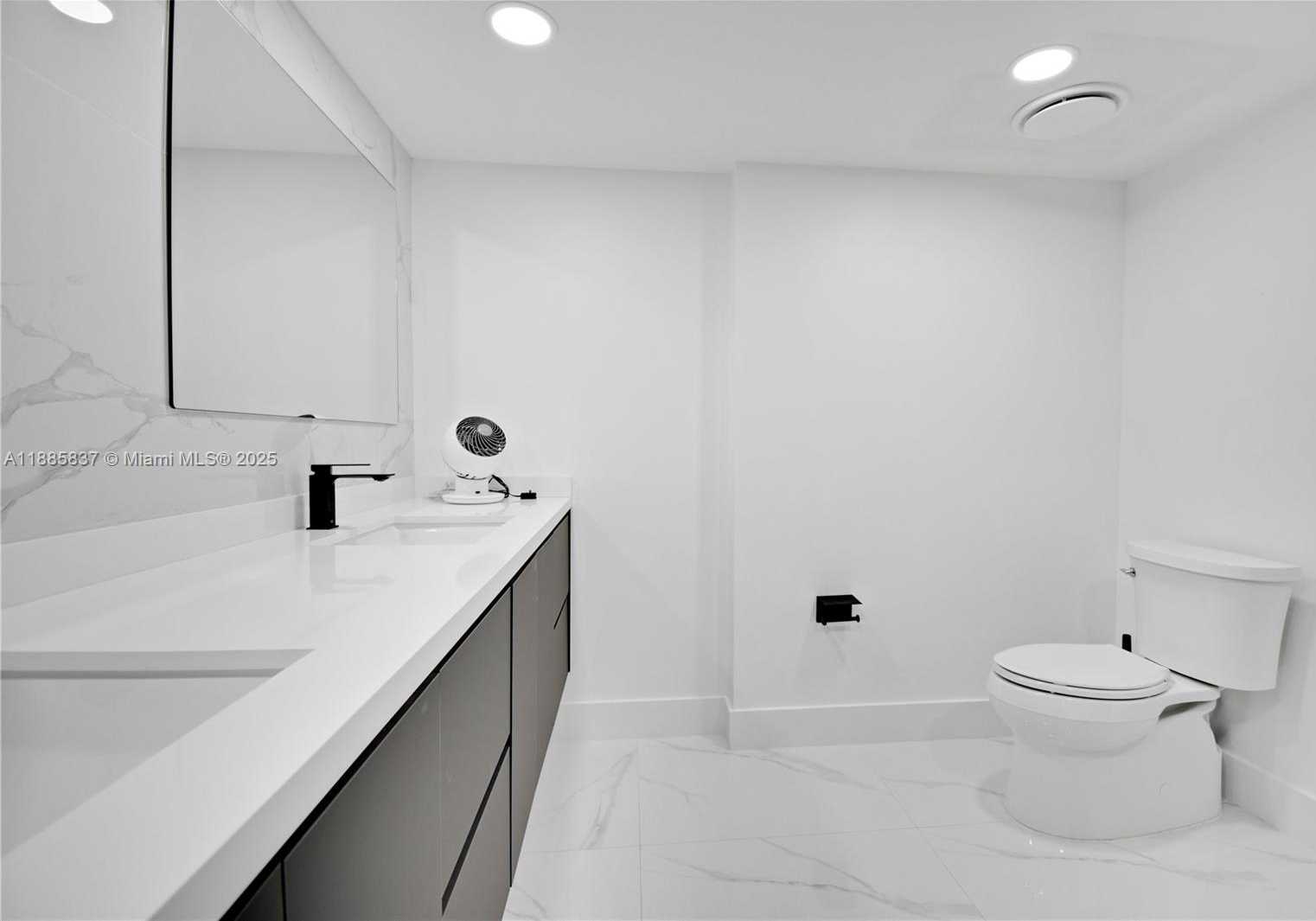 Small Image of 1800 NORTH BAYSHORE DR #512, Miami Number 15