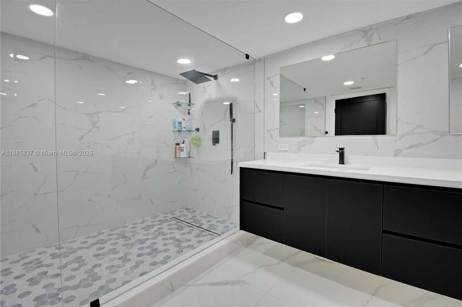 Small Image of 1800 NORTH BAYSHORE DR #512, Miami Number 18