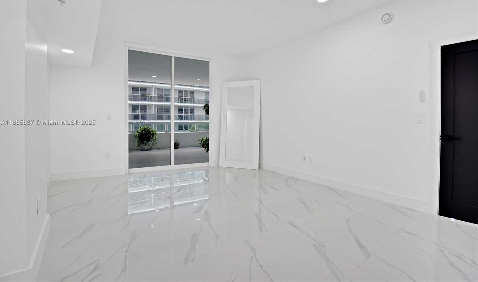 Small Image of 1800 NORTH BAYSHORE DR #512, Miami Number 20