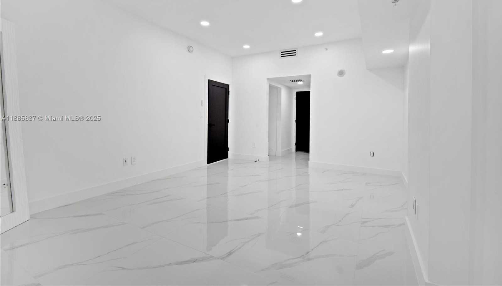 Small Image of 1800 NORTH BAYSHORE DR #512, Miami Number 21