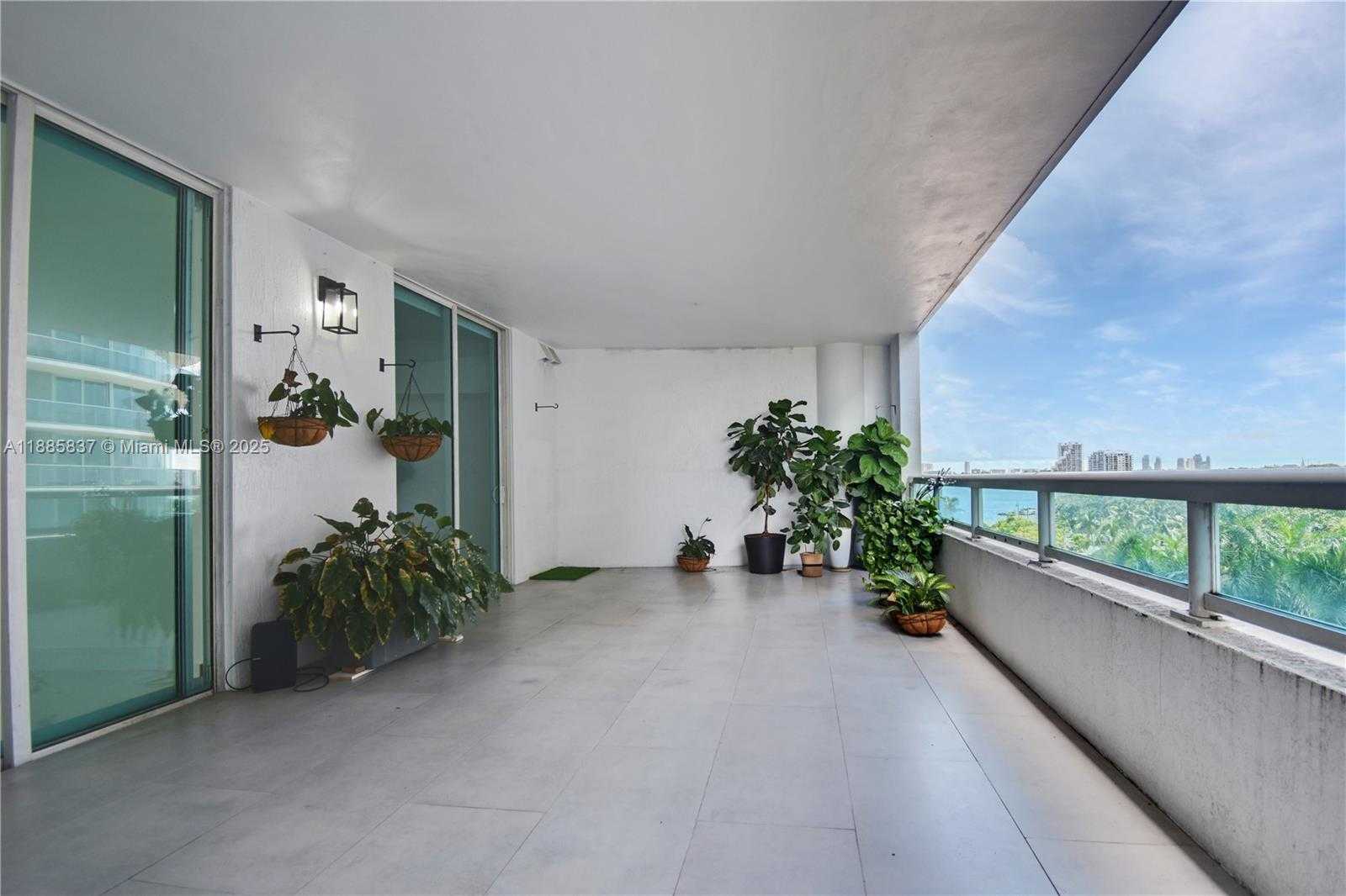 Small Image of 1800 NORTH BAYSHORE DR #512, Miami Number 26
