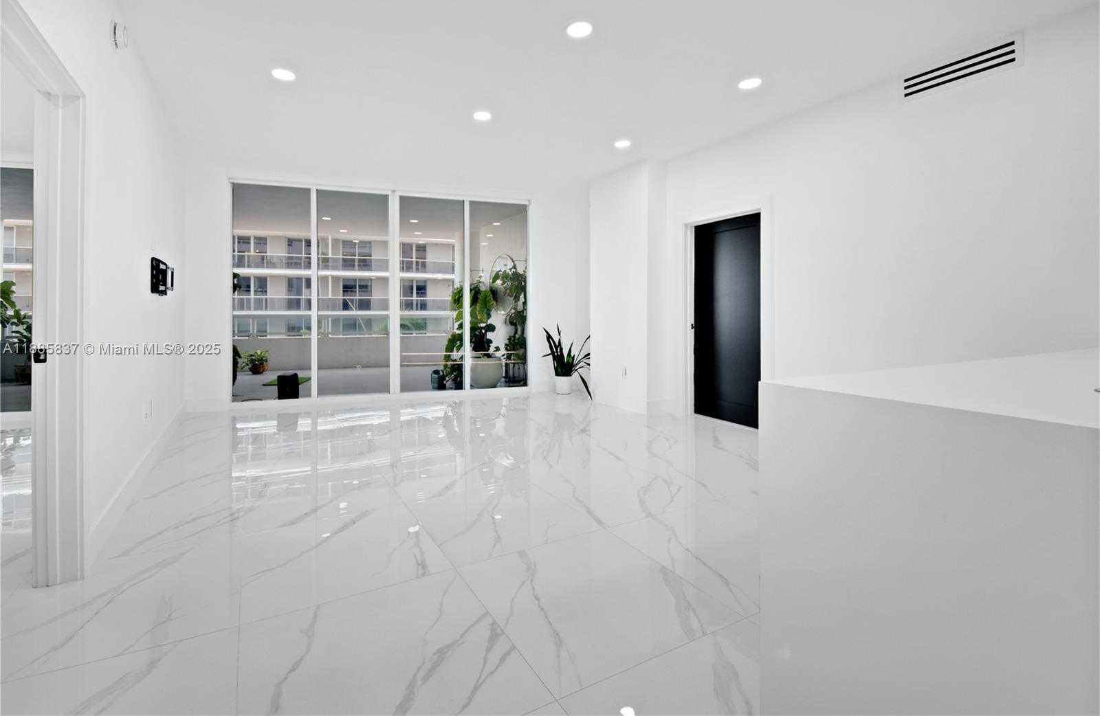 Small Image of 1800 NORTH BAYSHORE DR #512, Miami Number 5