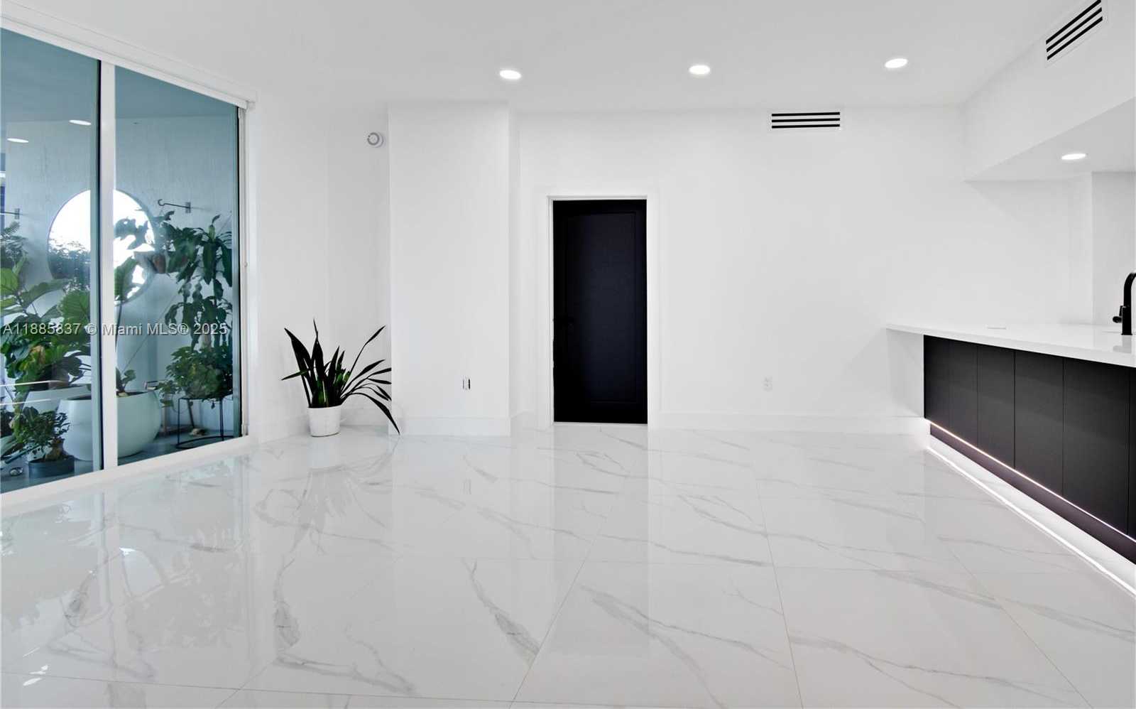 Small Image of 1800 NORTH BAYSHORE DR #512, Miami Number 6