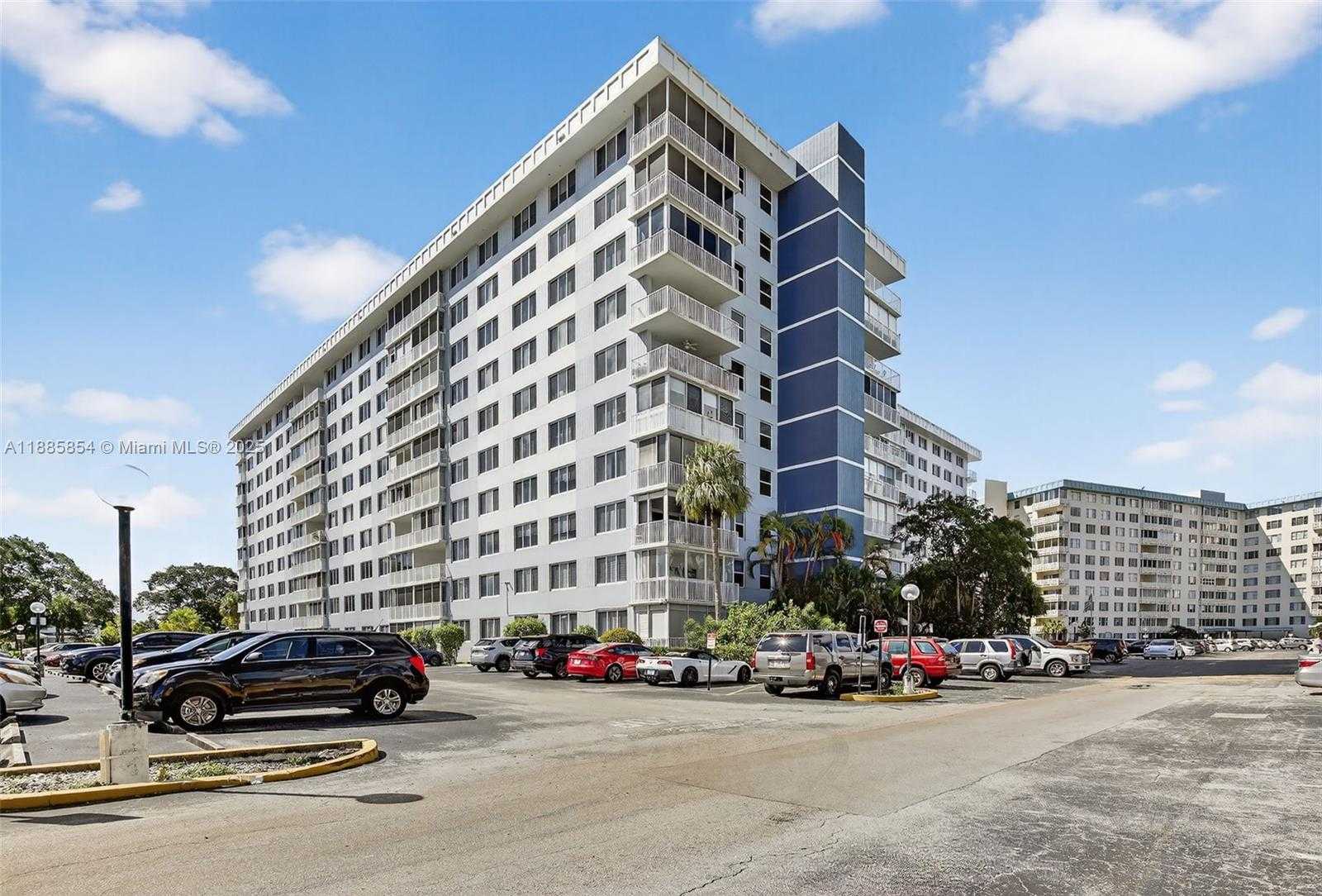 Small Image of 4200 HILLCREST DR #308, Hollywood Number 25