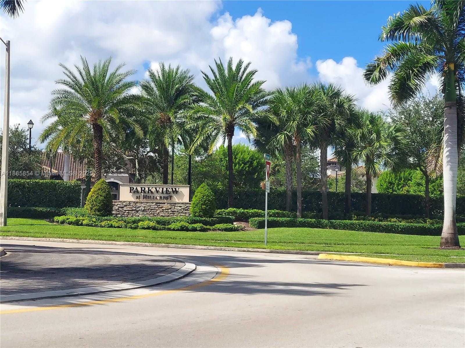 Small Image of 4200 HILLCREST DR #308, Hollywood Number 27