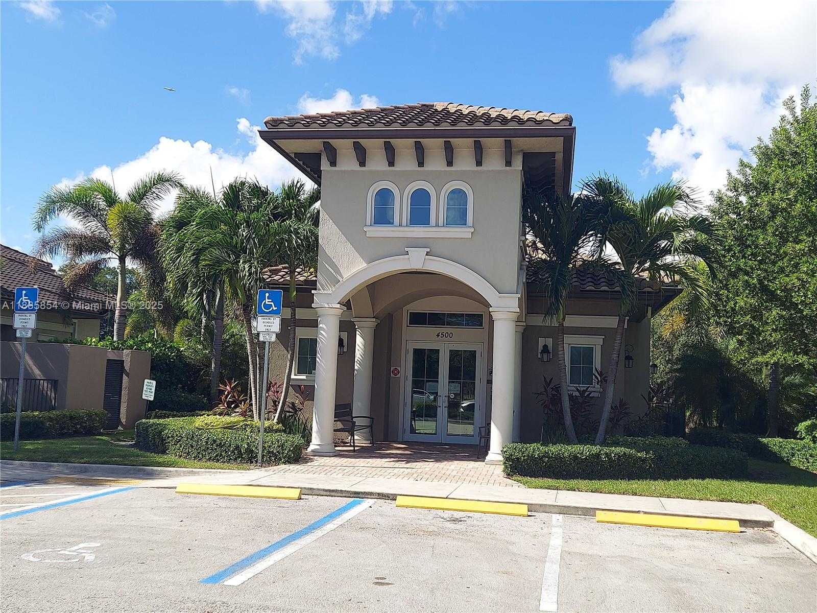 Small Image of 4200 HILLCREST DR #308, Hollywood Number 28
