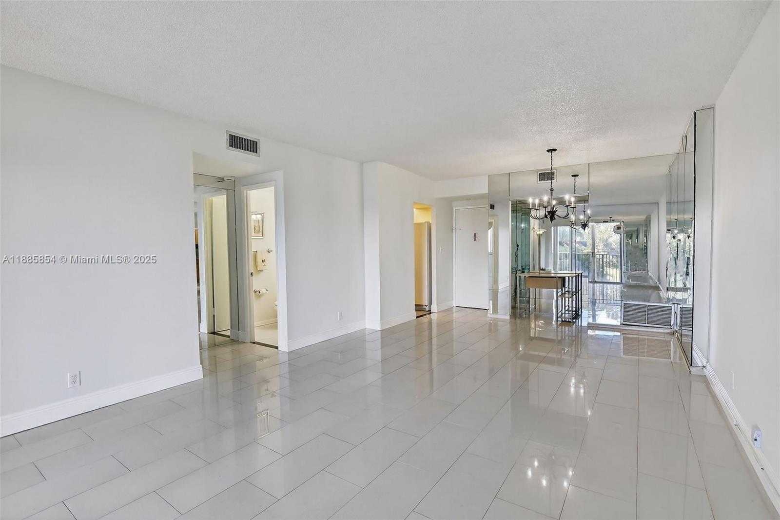 Small Image of 4200 HILLCREST DR #308, Hollywood Number 6