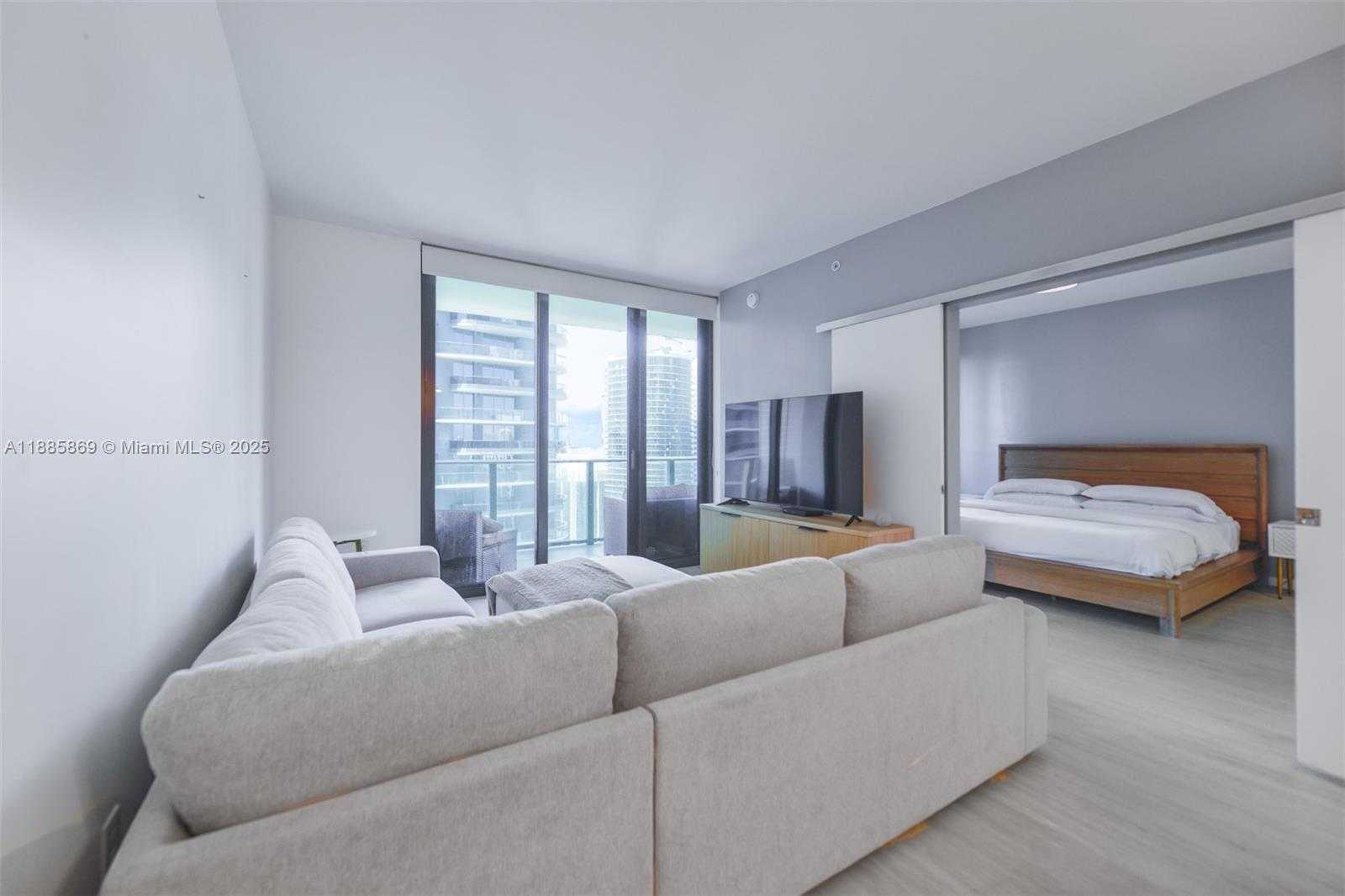 Small Image of 1010 BRICKELL AVE #3608, Miami Number 2
