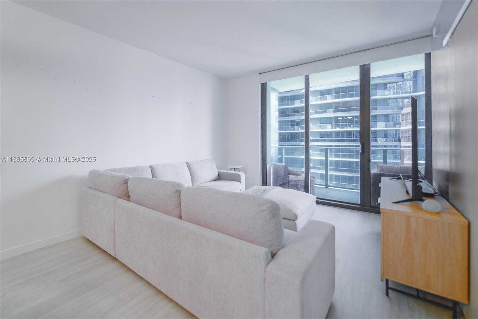 Small Image of 1010 BRICKELL AVE #3608, Miami Number 6