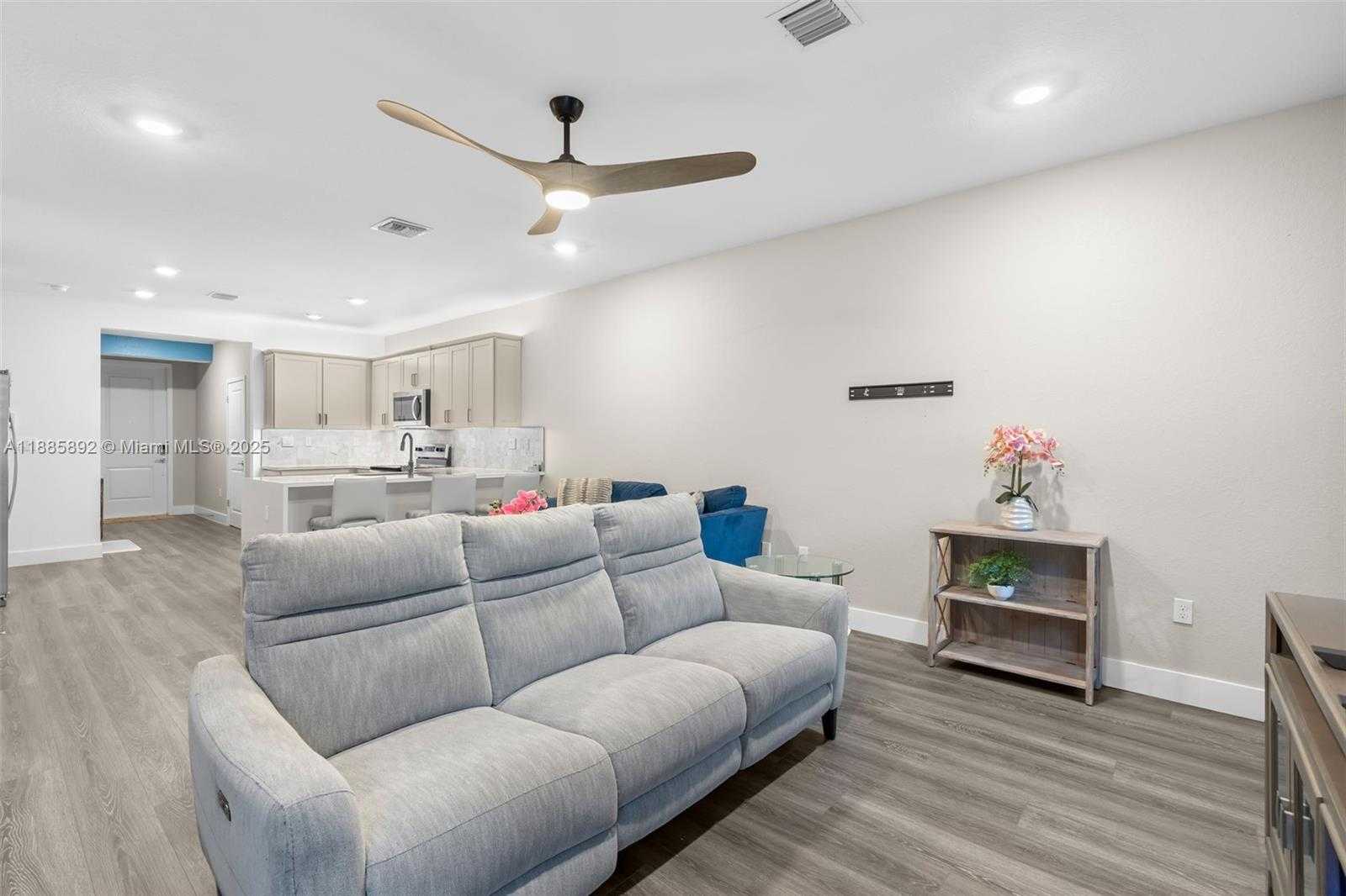 Small Image of 110 SOUTH WEST 171ST WAY, Pembroke Pines Number 11