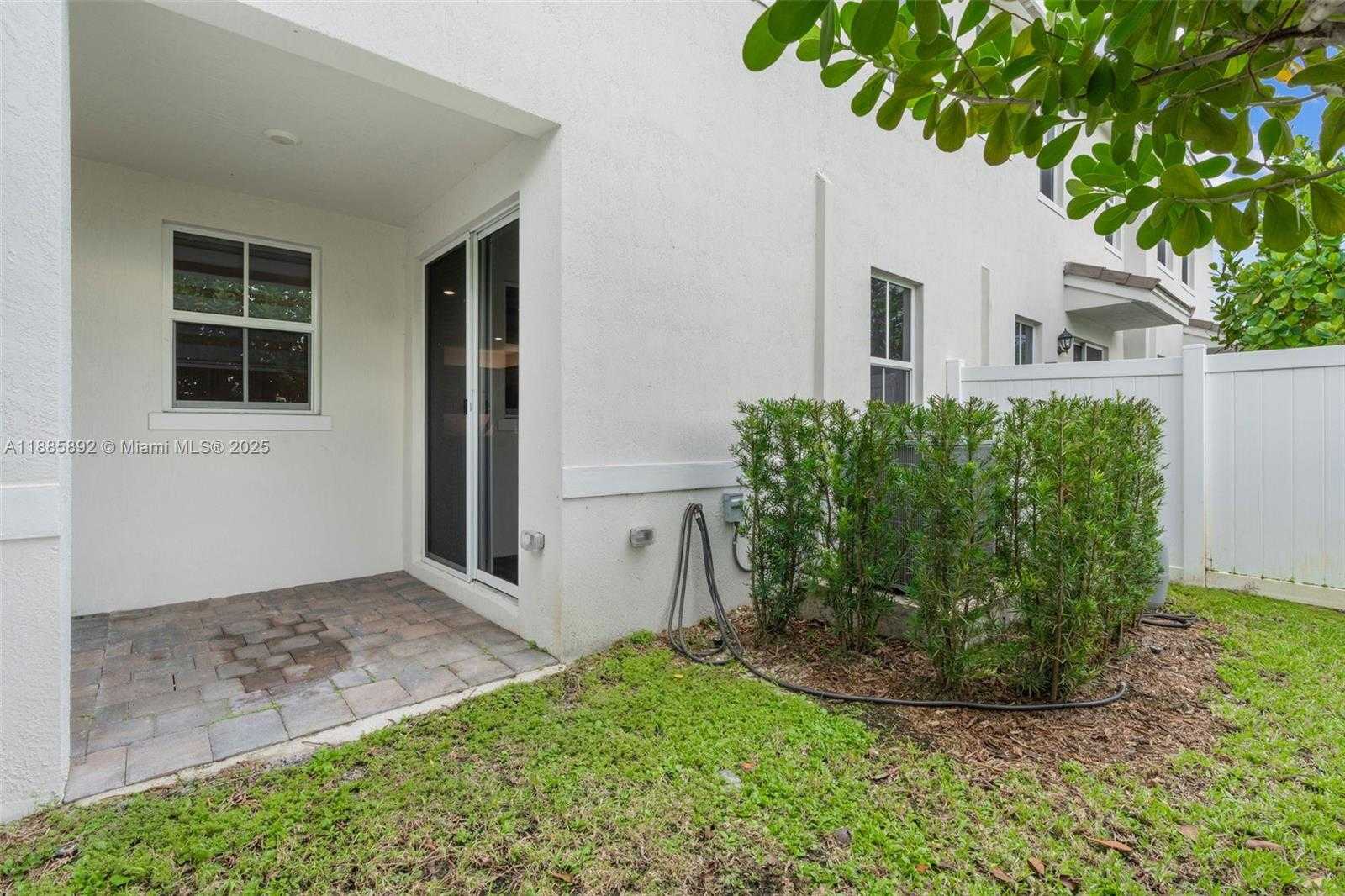 Small Image of 110 SOUTH WEST 171ST WAY, Pembroke Pines Number 15