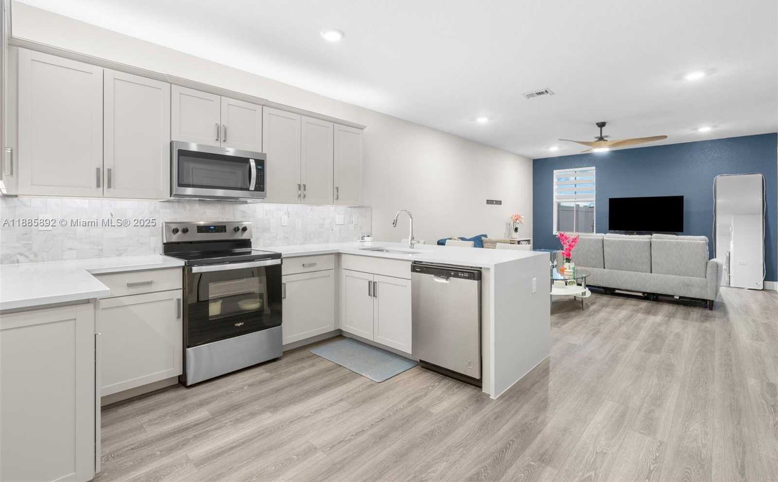Small Image of 110 SOUTH WEST 171ST WAY, Pembroke Pines Number 5