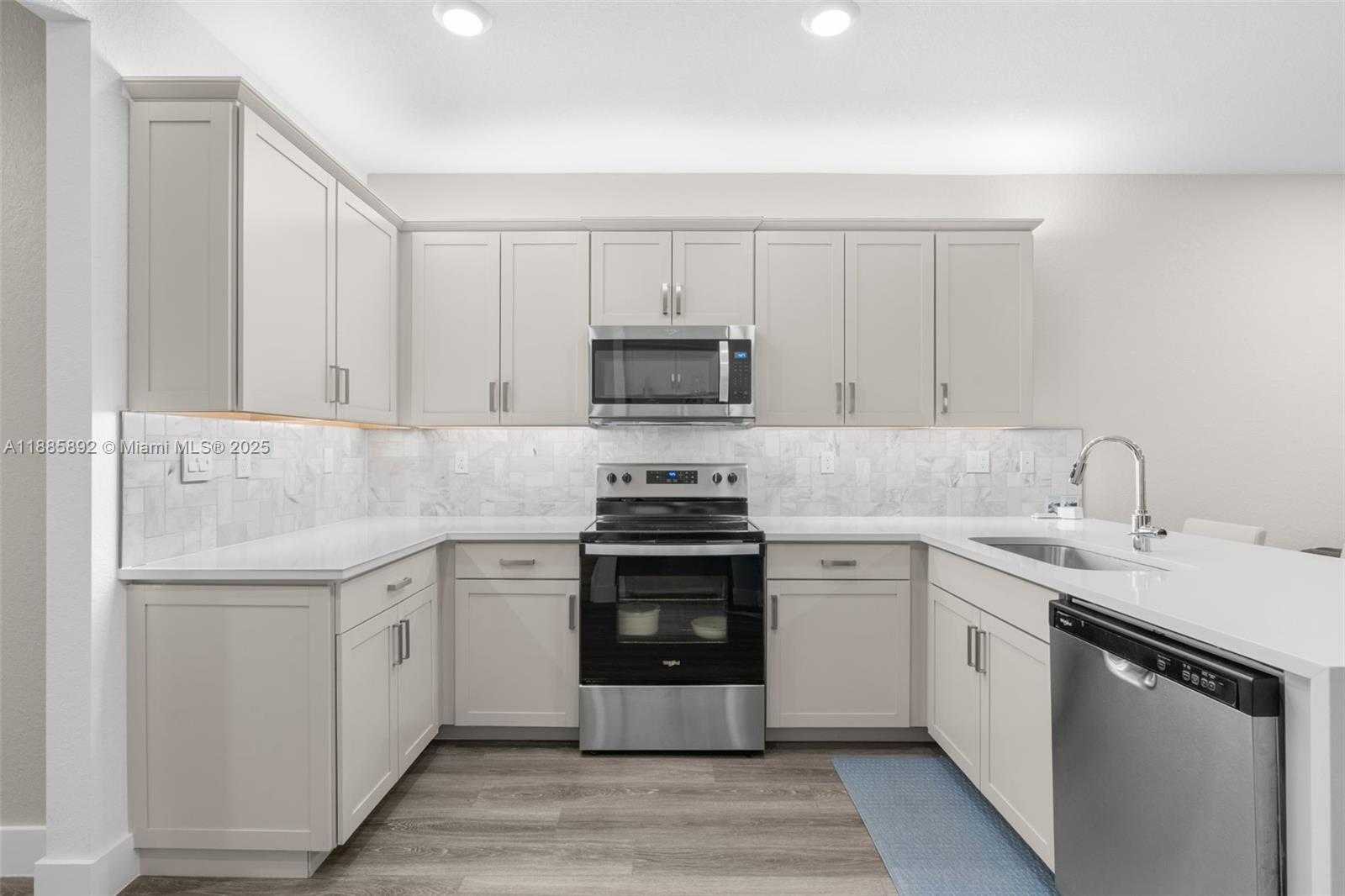Small Image of 110 SOUTH WEST 171ST WAY, Pembroke Pines Number 7