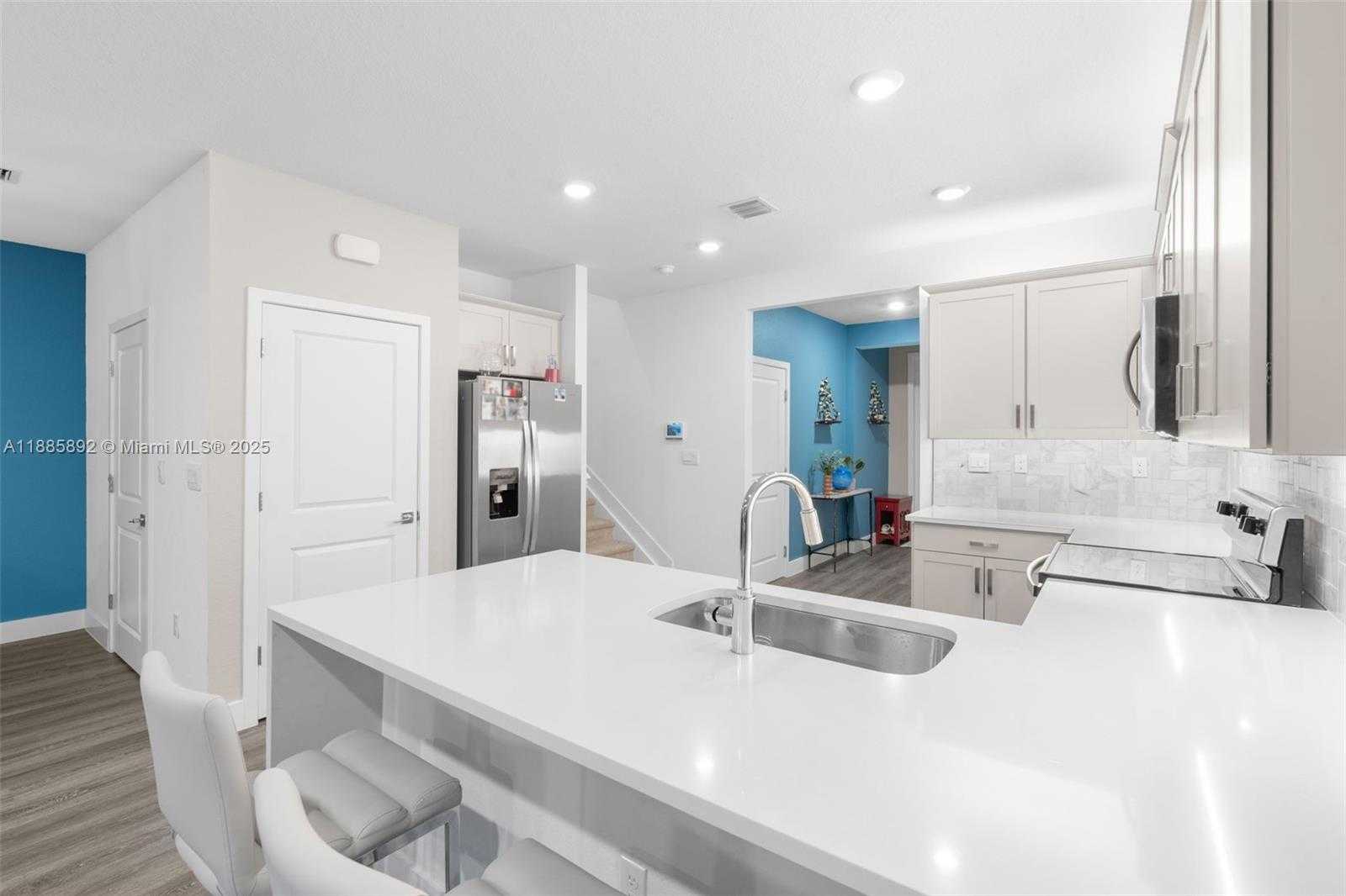 Small Image of 110 SOUTH WEST 171ST WAY, Pembroke Pines Number 9