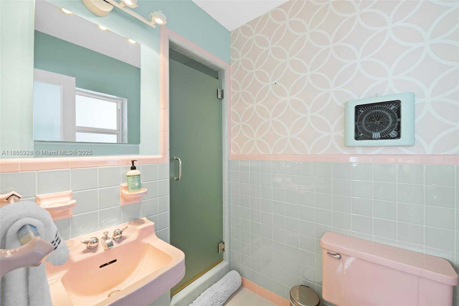 Small Image of 3073 HARBOUR DRIVE #15, Fort Lauderdale Number 11