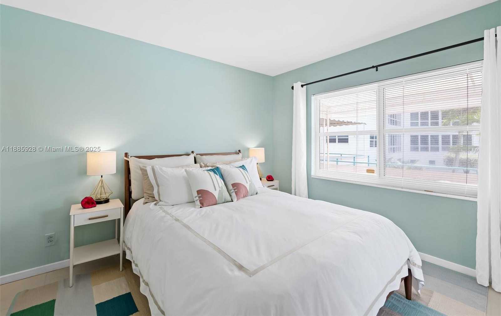 Small Image of 3073 HARBOUR DRIVE #15, Fort Lauderdale Number 12