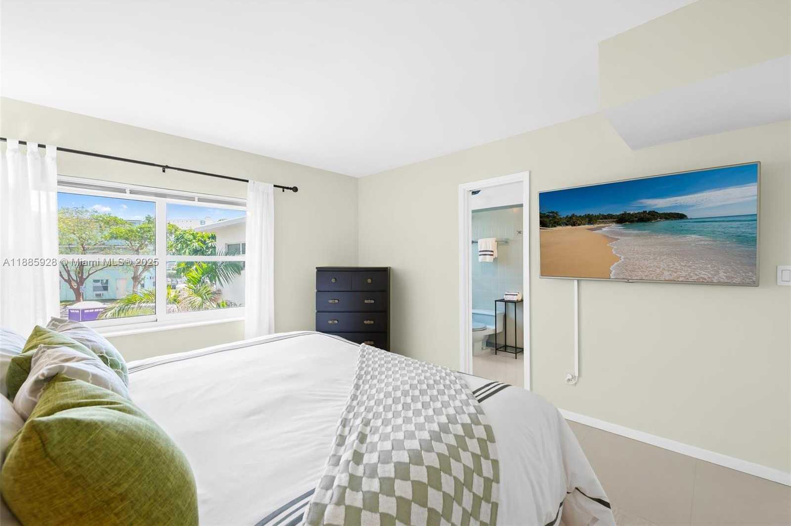 Small Image of 3073 HARBOUR DRIVE #15, Fort Lauderdale Number 20