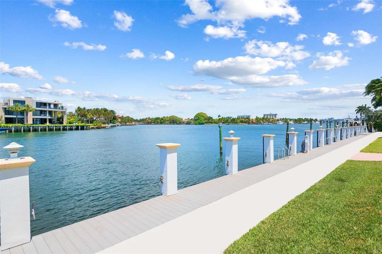 Small Image of 3073 HARBOUR DRIVE #15, Fort Lauderdale Number 9