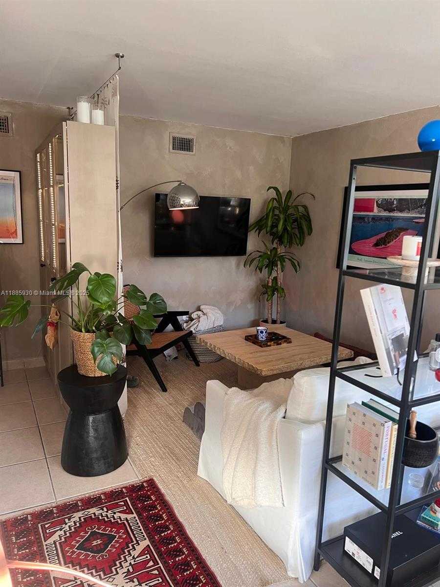 Small Image of 360 MERIDIAN AVE #4C, Miami Beach Number 6