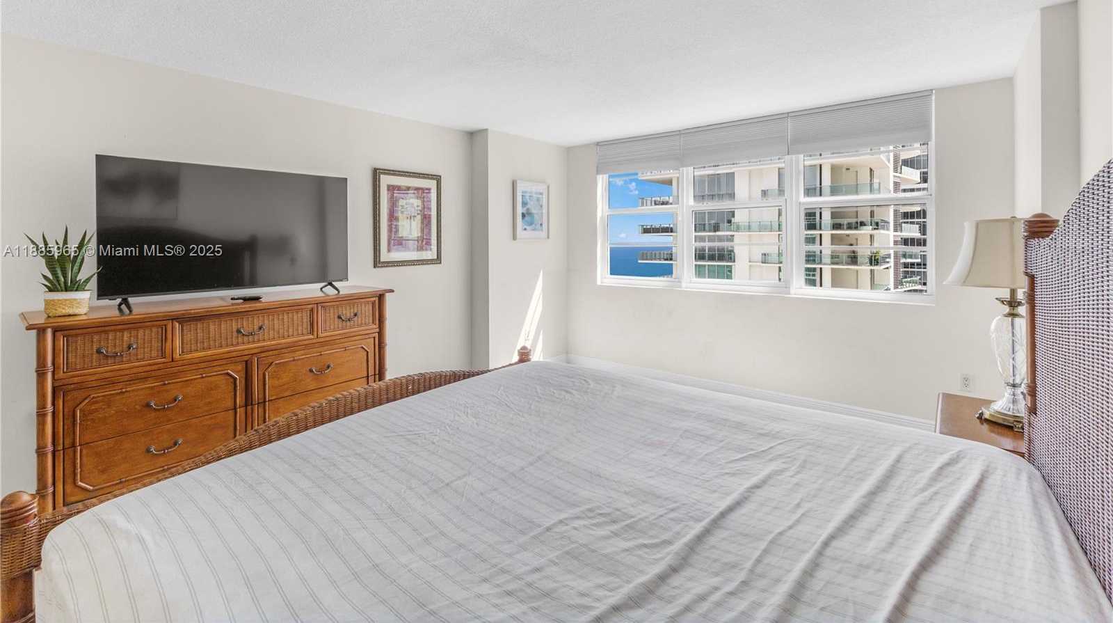 Small Image of 6917 COLLINS AVE #1505, Miami Beach Number 15