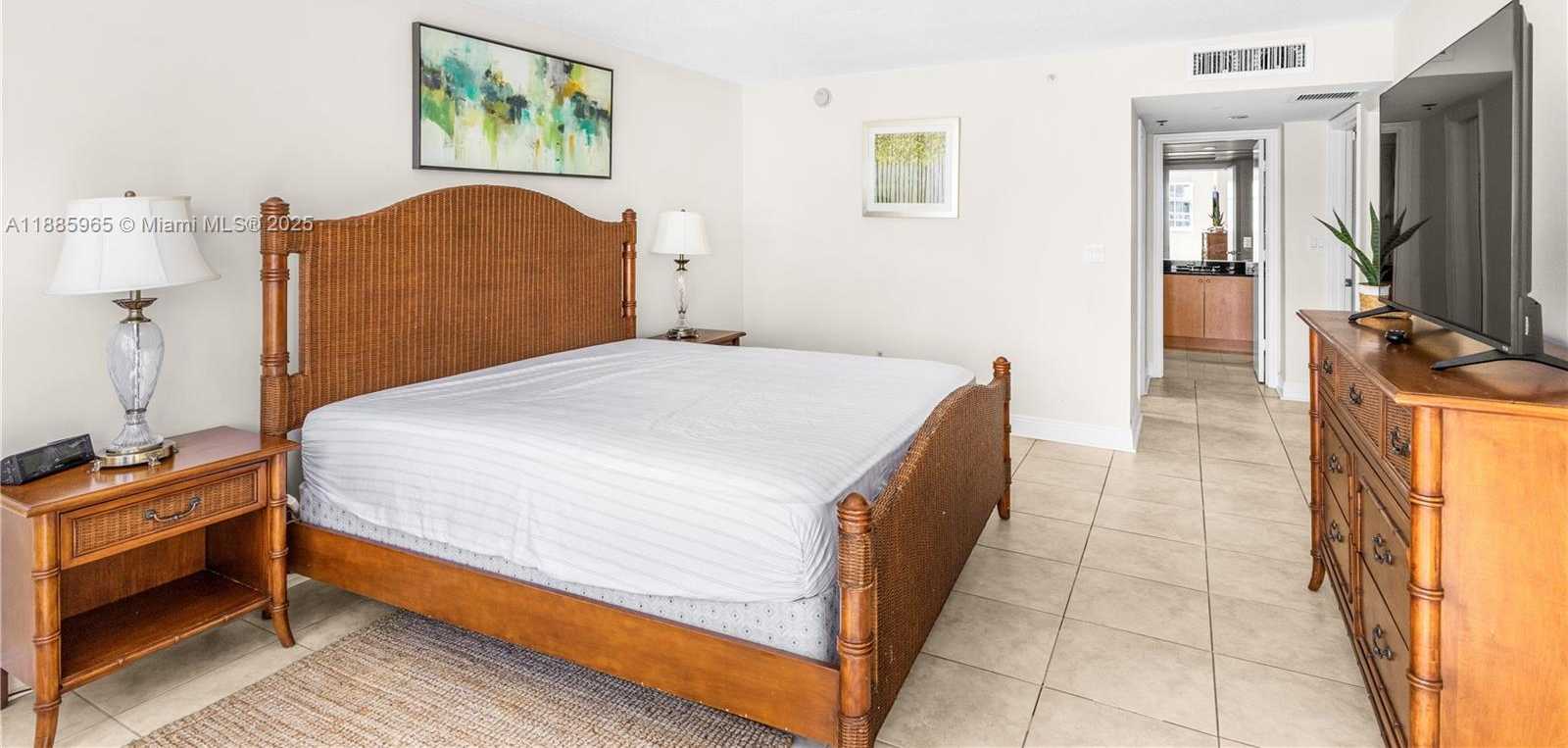 Small Image of 6917 COLLINS AVE #1505, Miami Beach Number 16