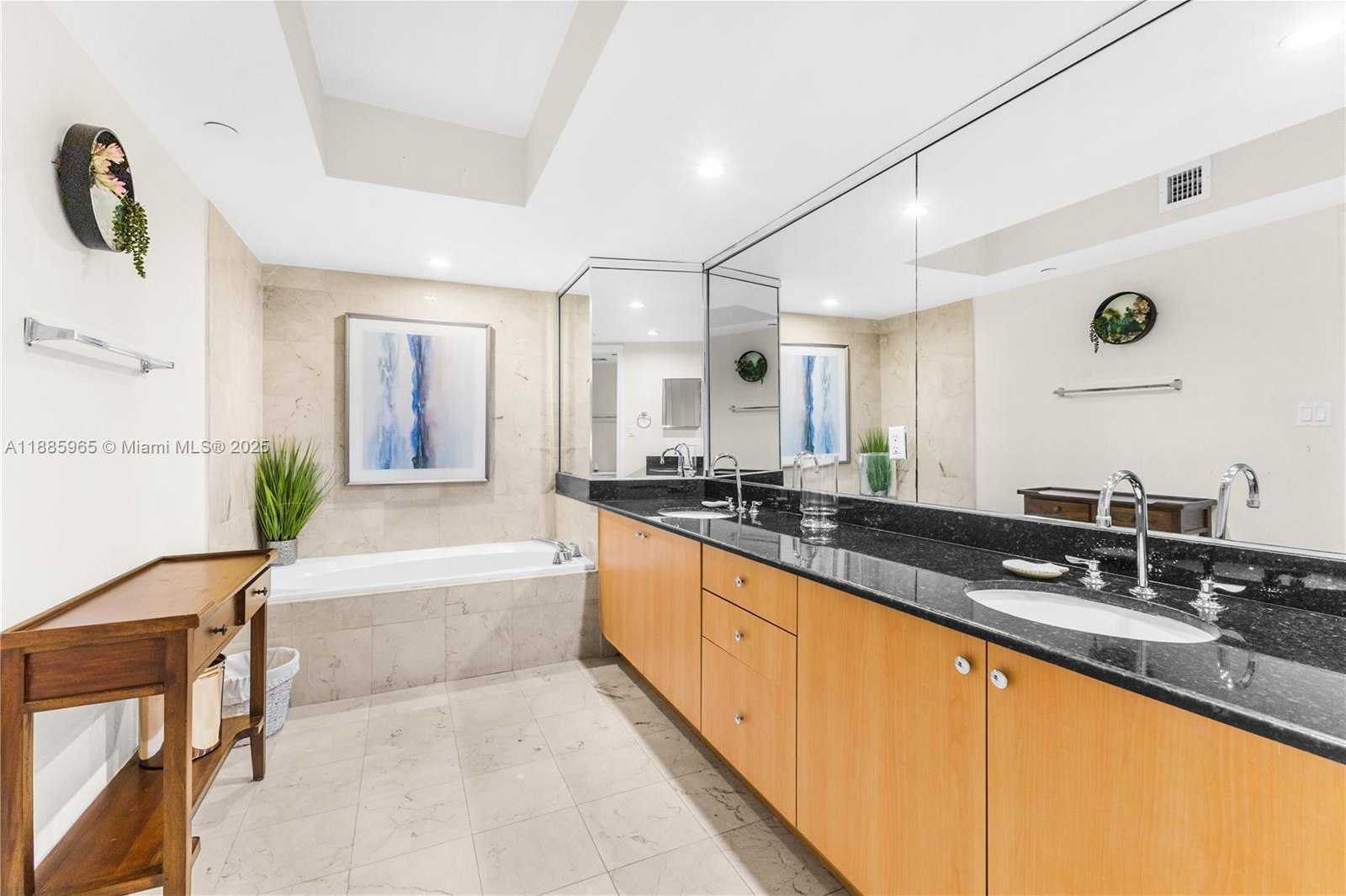Small Image of 6917 COLLINS AVE #1505, Miami Beach Number 18