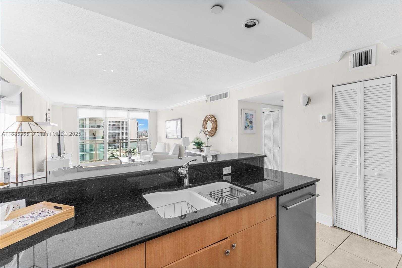 Small Image of 6917 COLLINS AVE #1505, Miami Beach Number 7