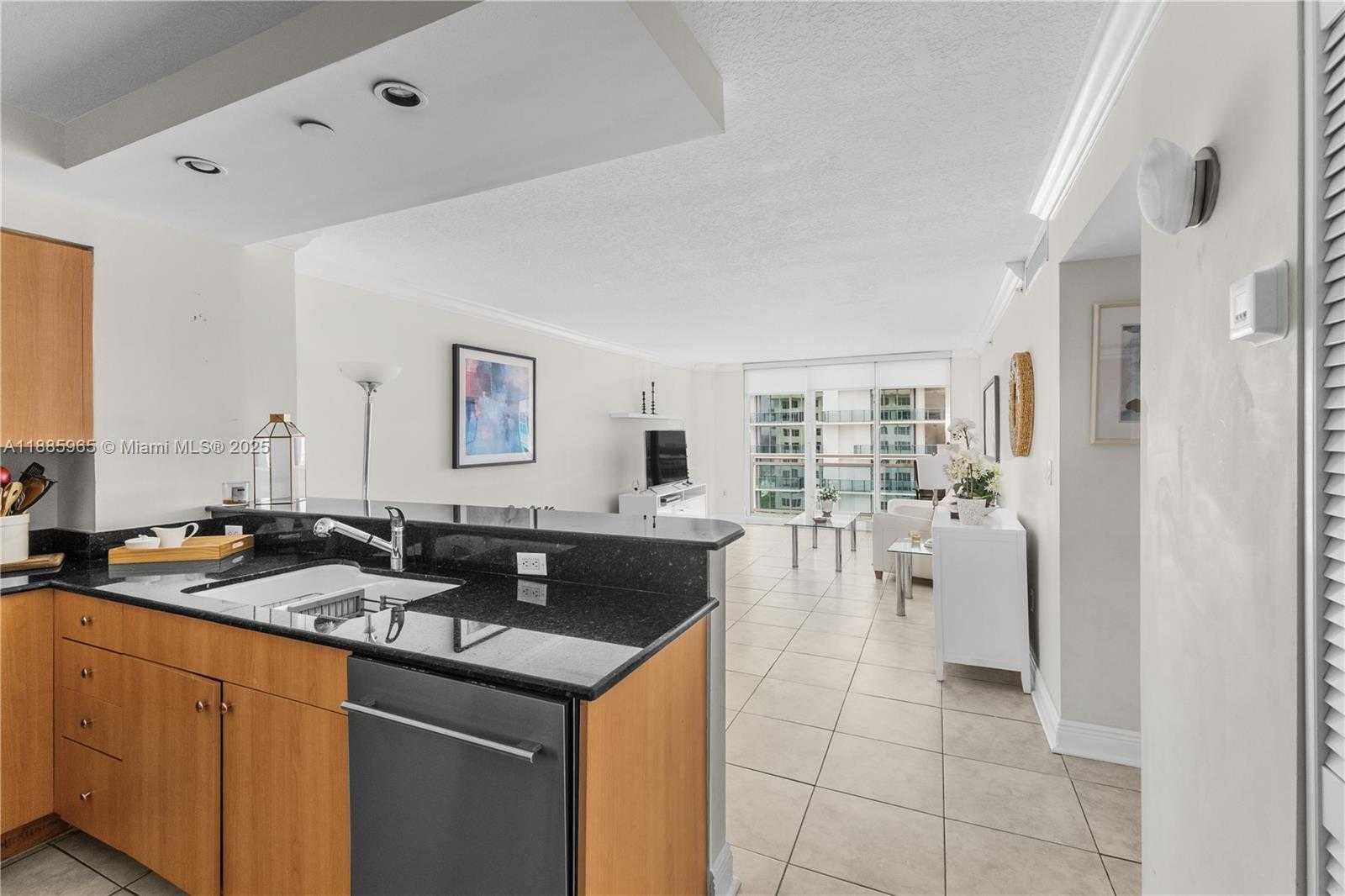 Small Image of 6917 COLLINS AVE #1505, Miami Beach Number 9